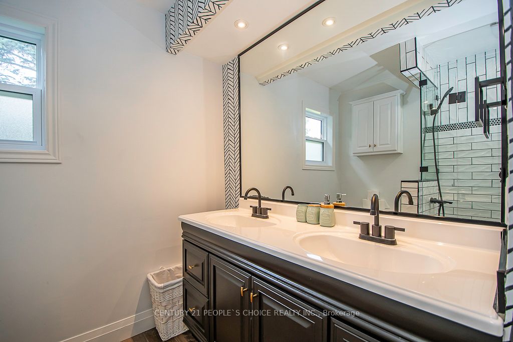 3 Lakeshore Boulevard Property Photo 24