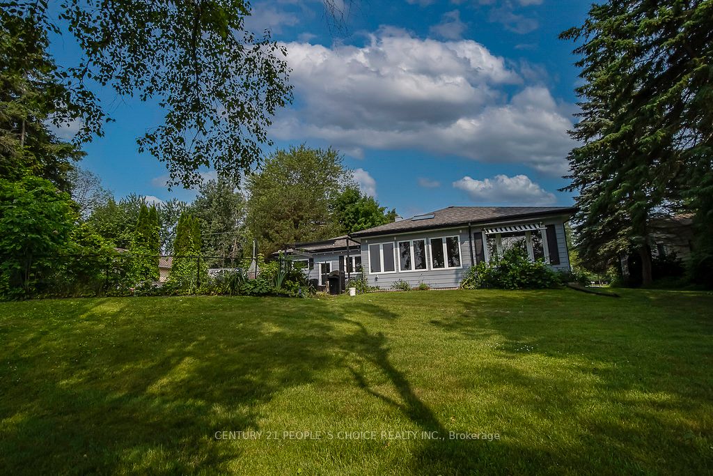 3 Lakeshore Boulevard Property Photo 35