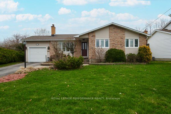 401 Phoenix Crescent Property Photo 1