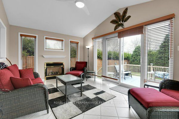 401 Phoenix Crescent Property Photo 15