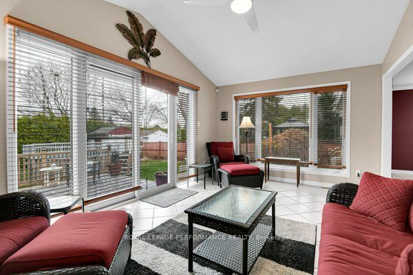 401 Phoenix Crescent Property Photo 17