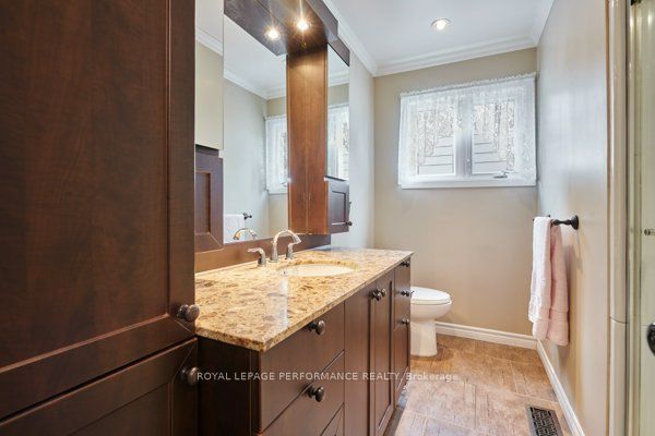 401 Phoenix Crescent Property Photo 22