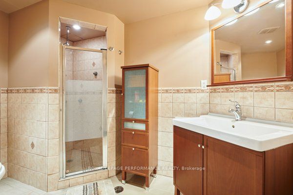 401 Phoenix Crescent Property Photo 27