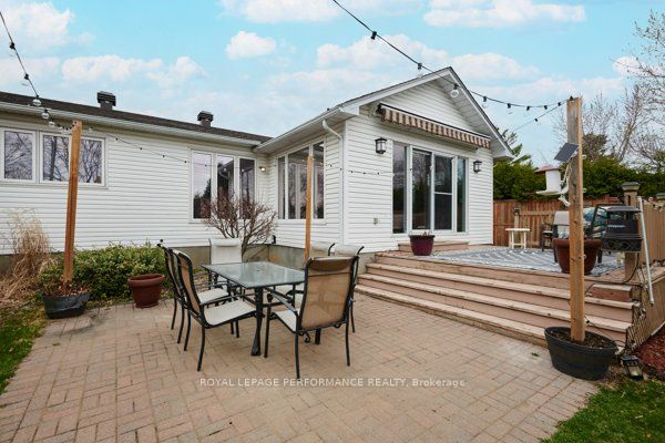 401 Phoenix Crescent Property Photo 30