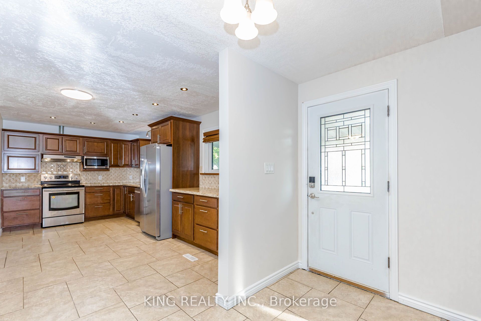 392 Greenfield Avenue Upper Property Photo 4