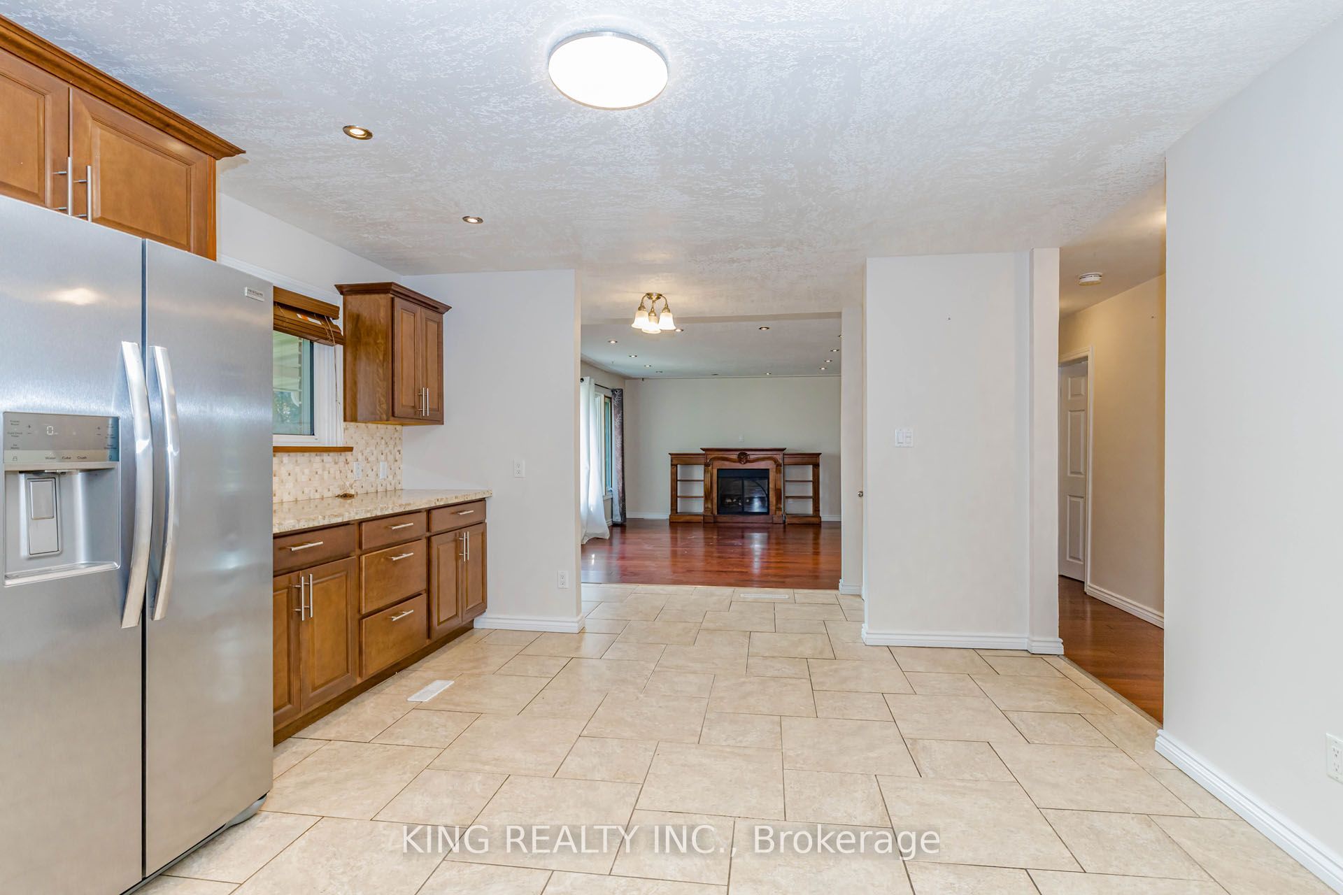 392 Greenfield Avenue Upper Property Photo 6