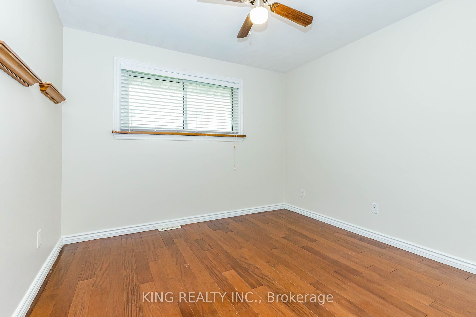 392 Greenfield Avenue Upper Property Photo 11