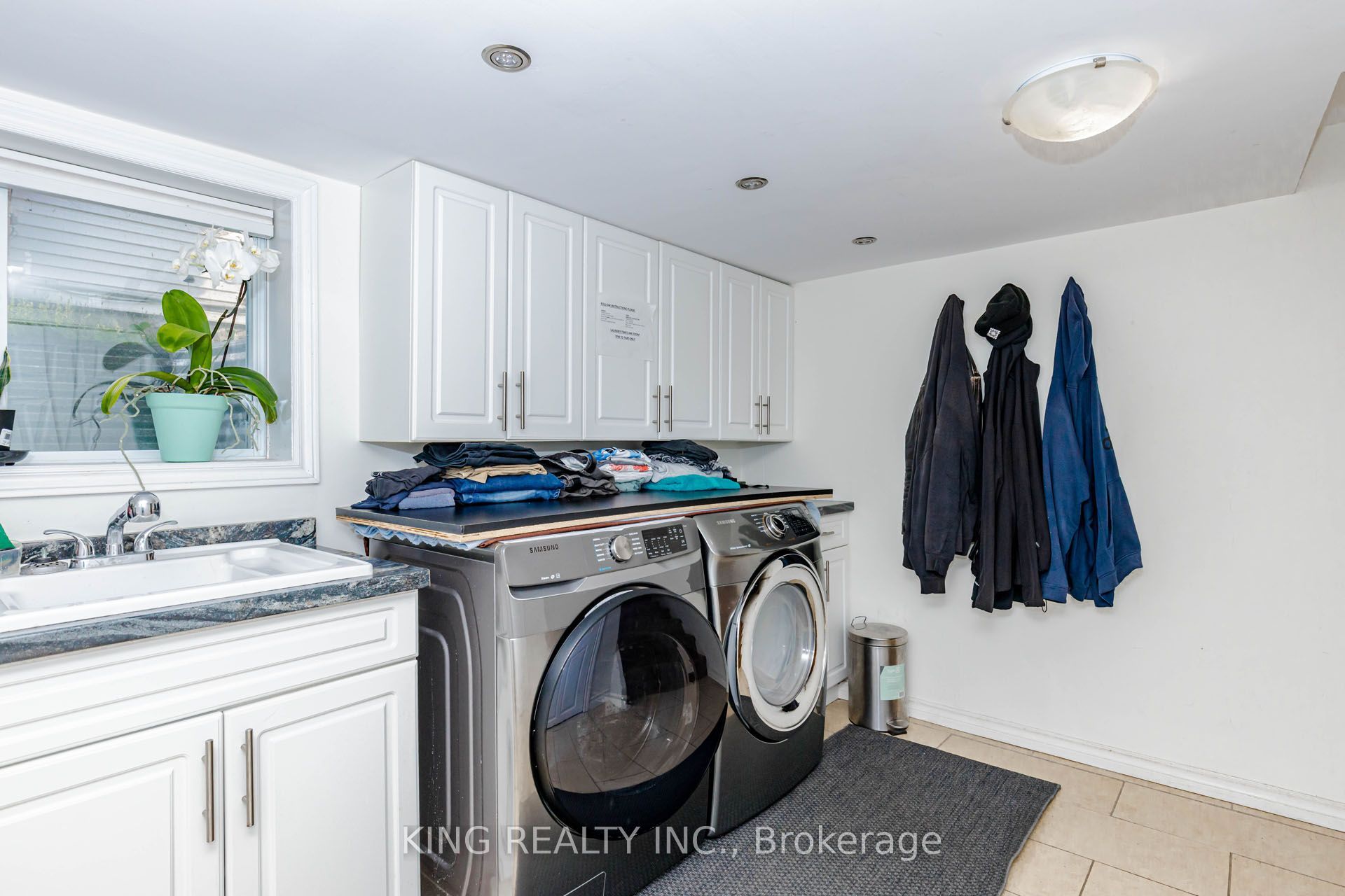 392 Greenfield Avenue Upper Property Photo 13