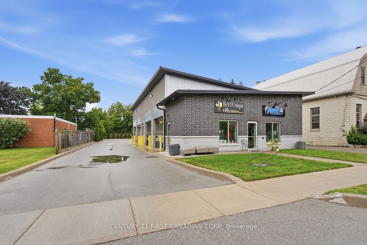 22663 Komoka Road Property Photo 9