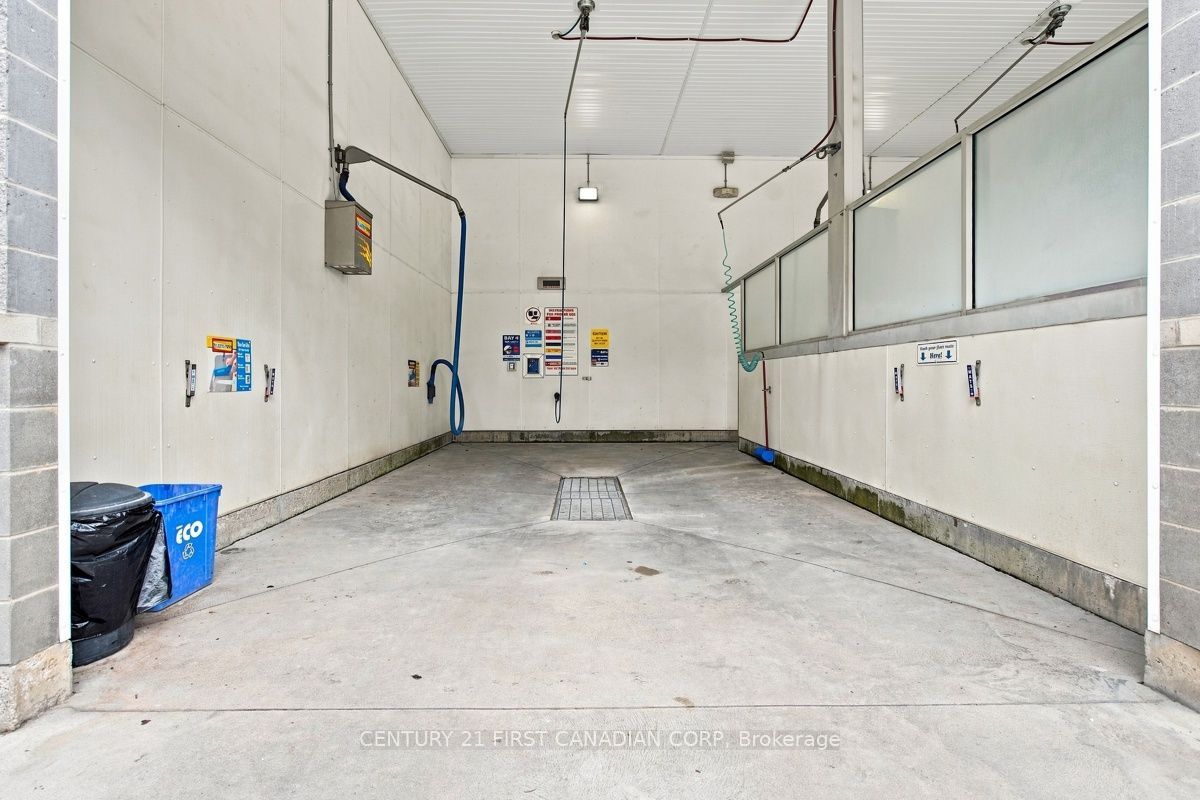 22663 Komoka Road Property Photo 16