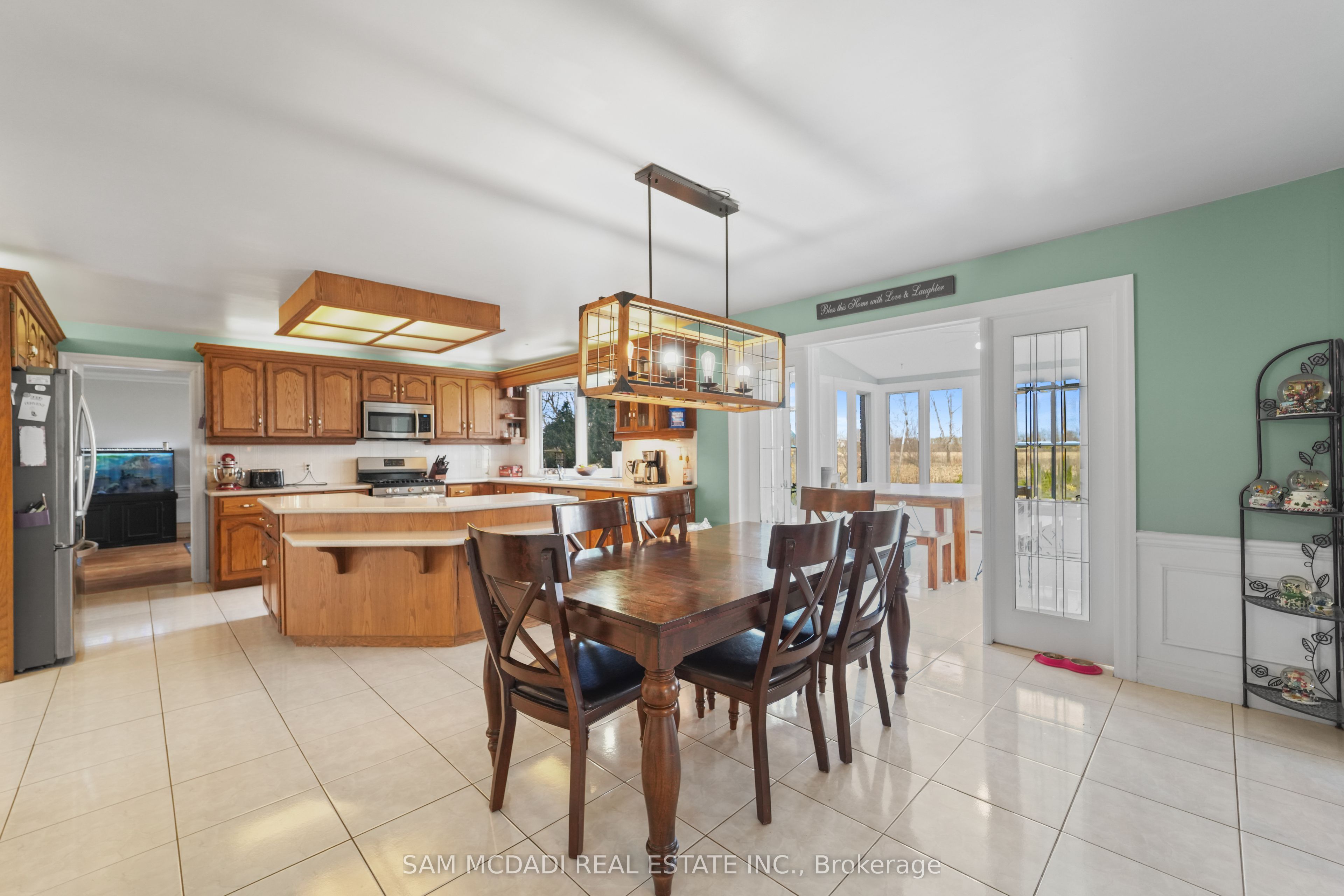 225 Park Road S Property Photo 15