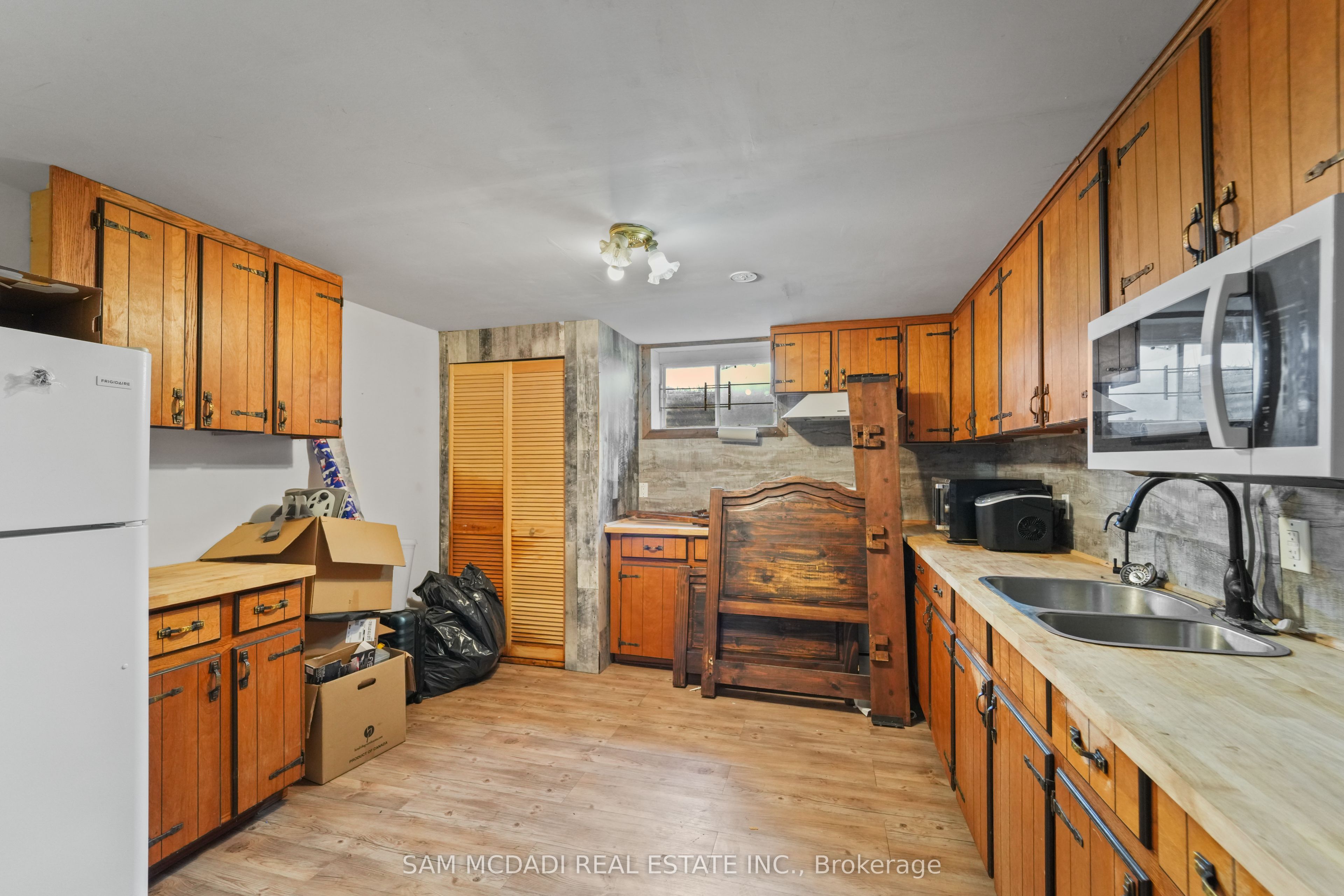 225 Park Road S Property Photo 41
