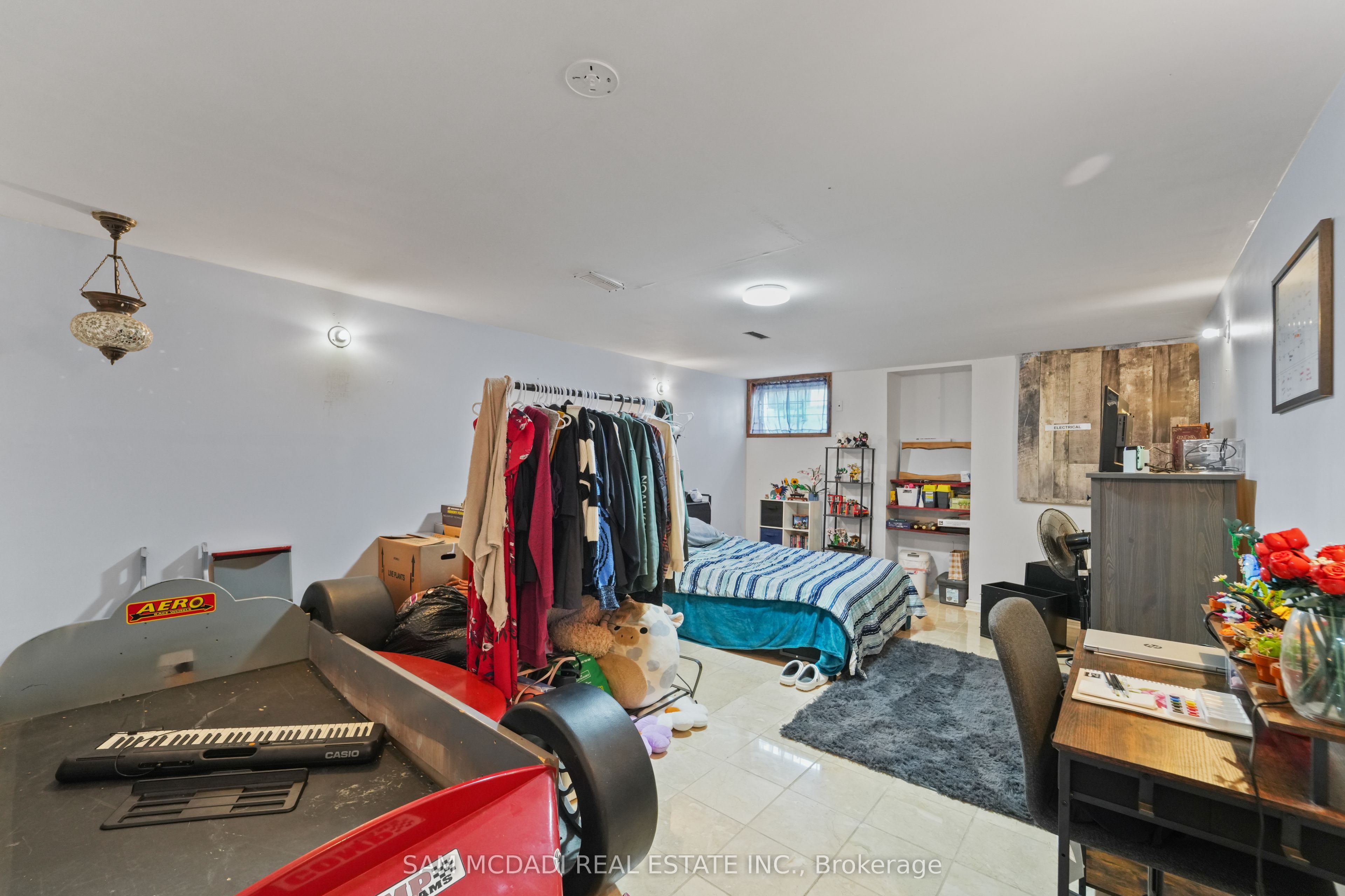225 Park Road S Property Photo 42