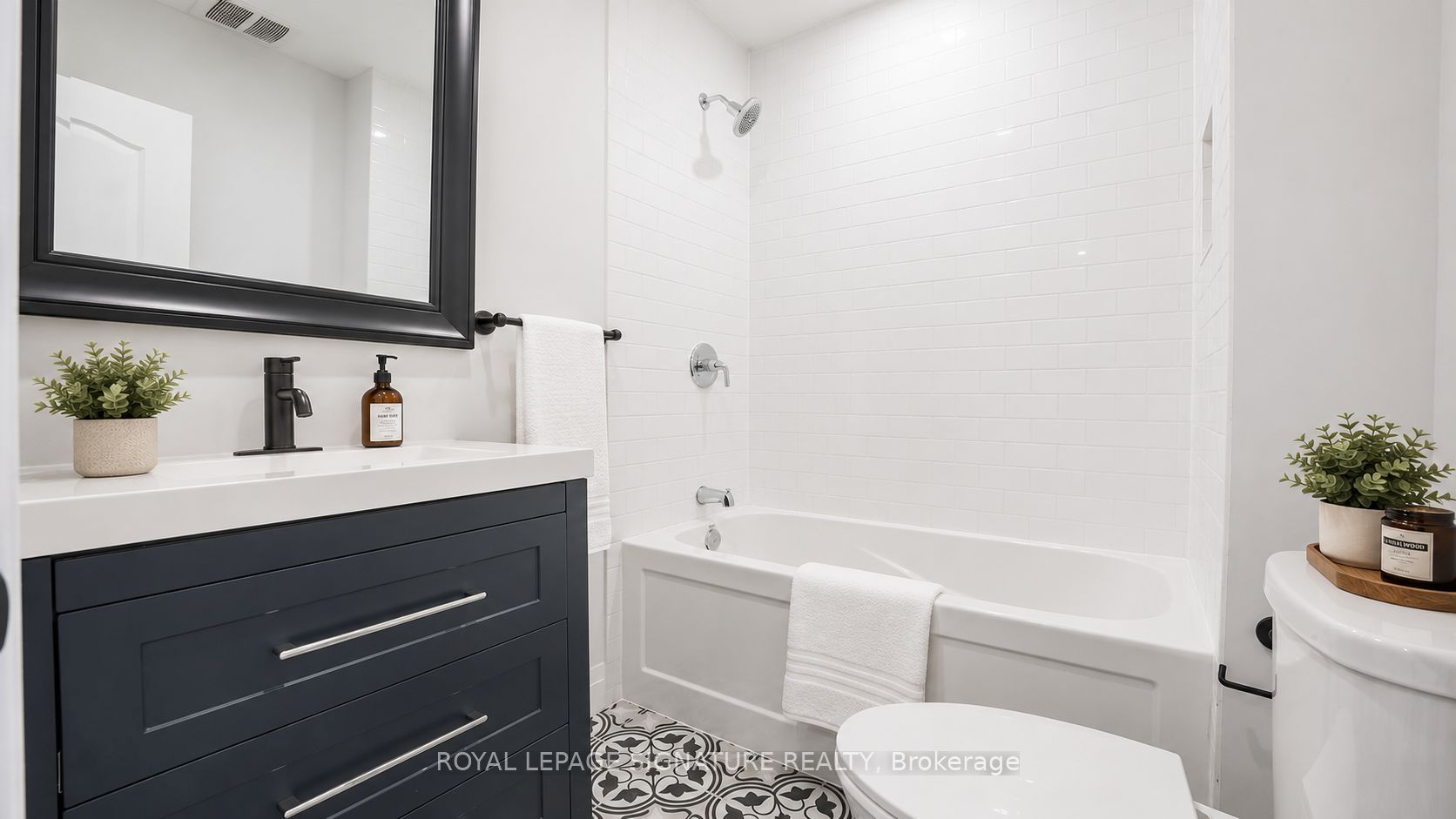 53 1/2 Kinrade Avenue Property Photo 7