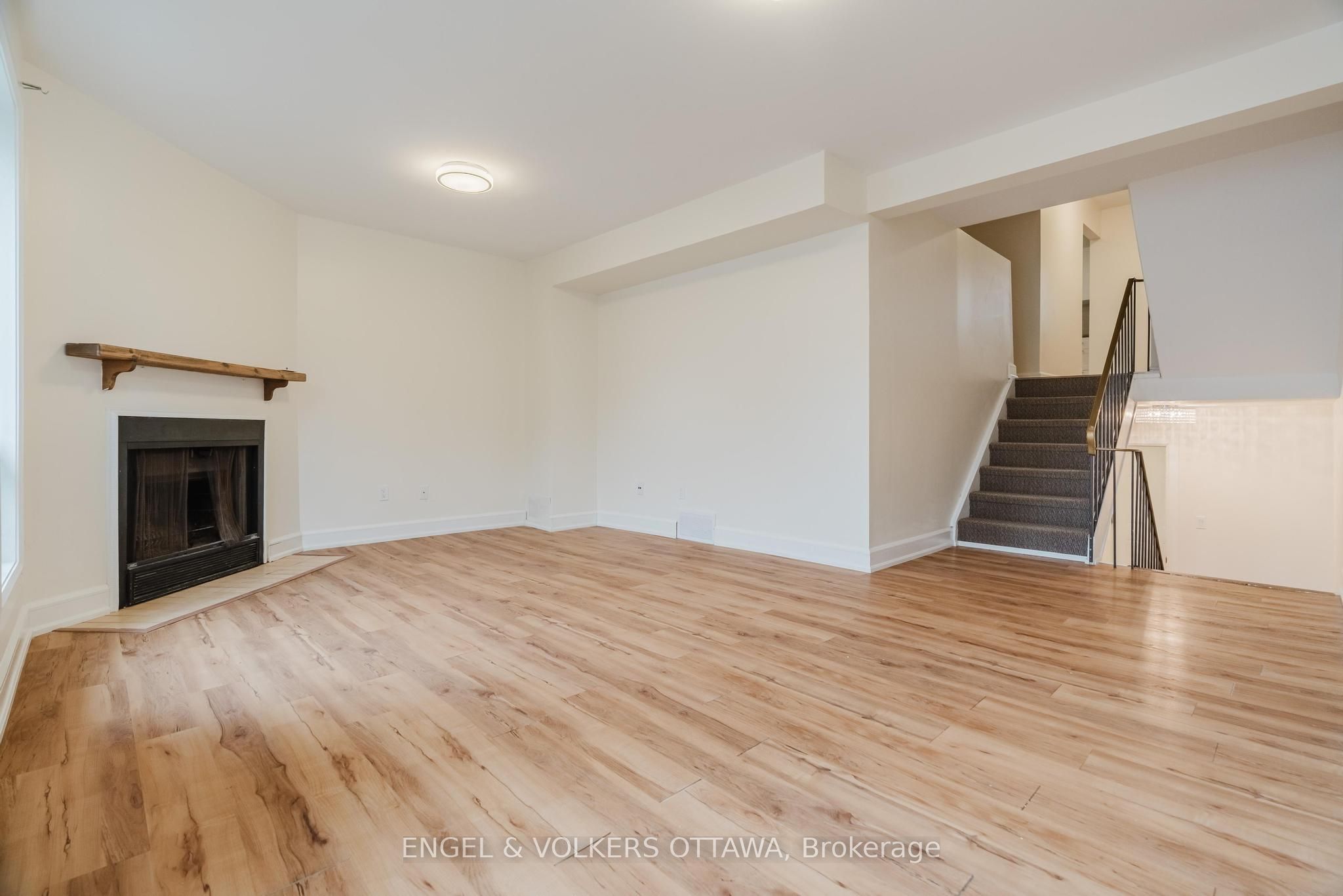 8 Almond Lane Property Photo 6