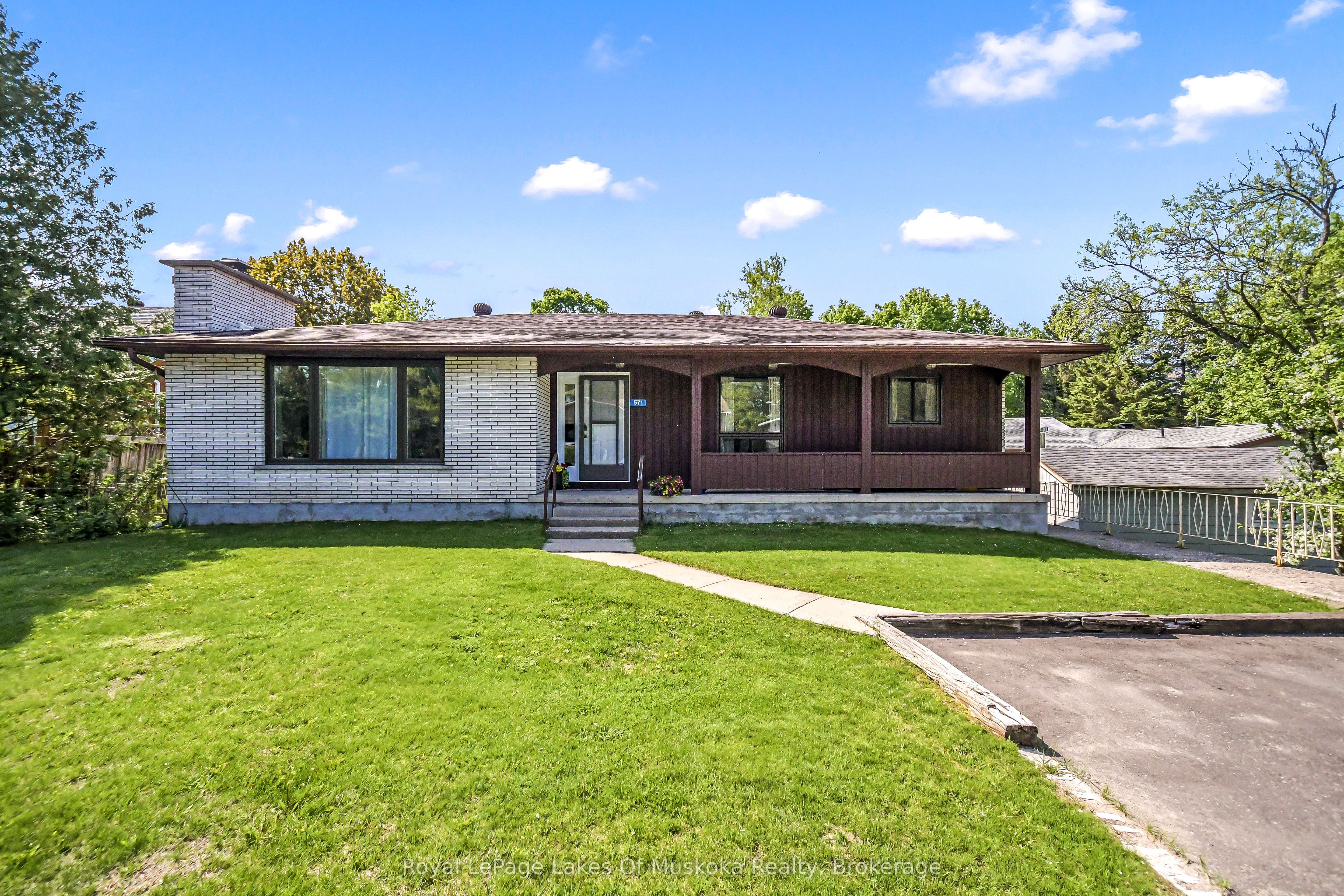 571 David Street E Property Photo 4
