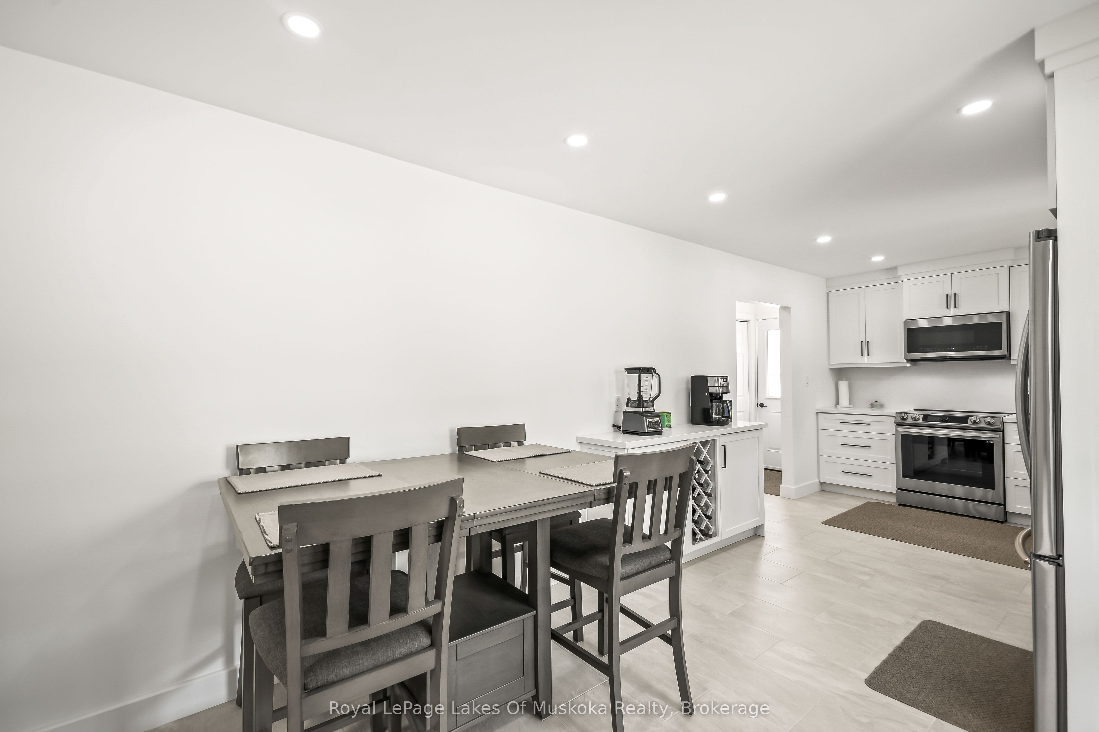 571 David Street E Property Photo 7