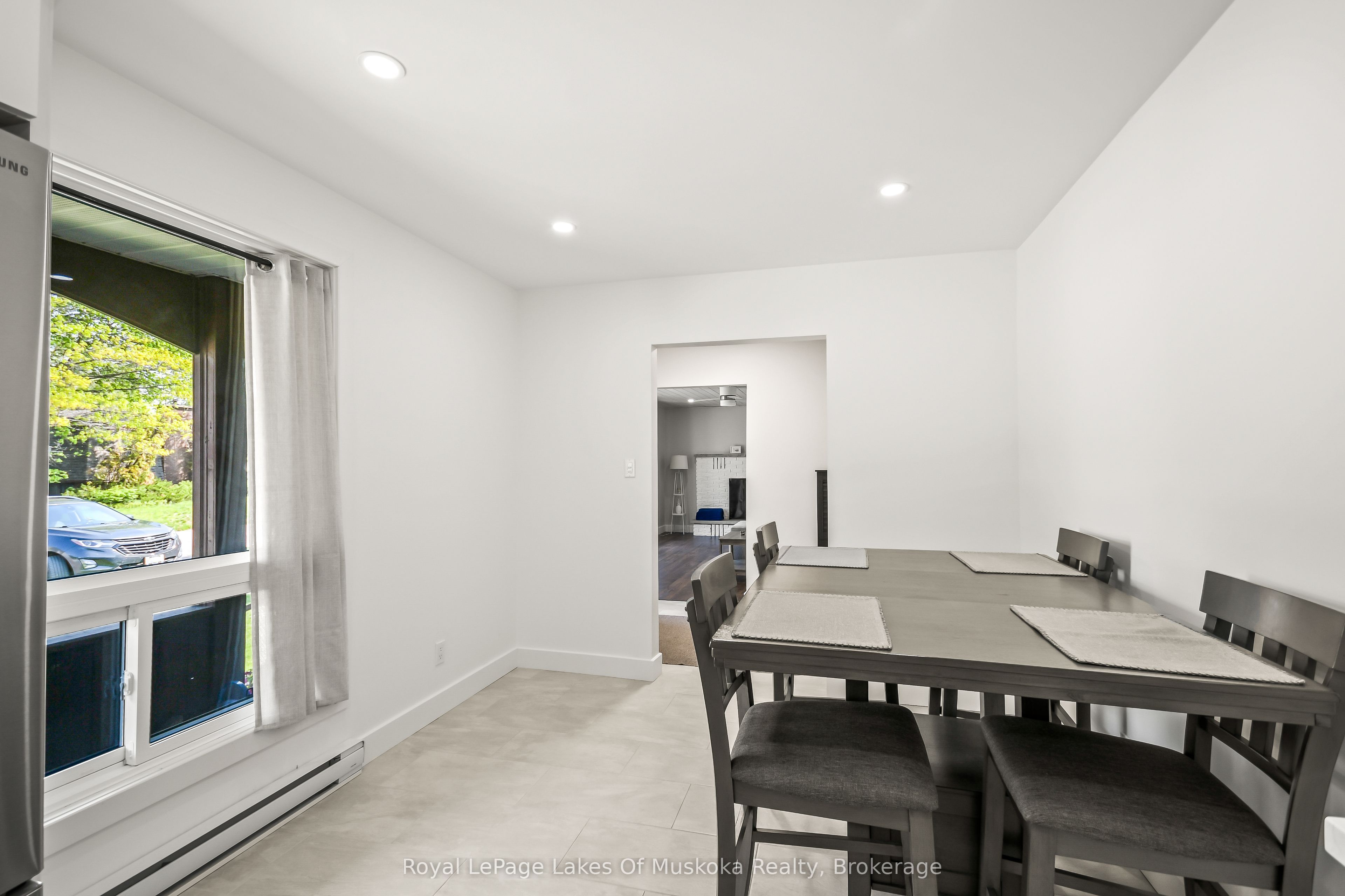 571 David Street E Property Photo 8