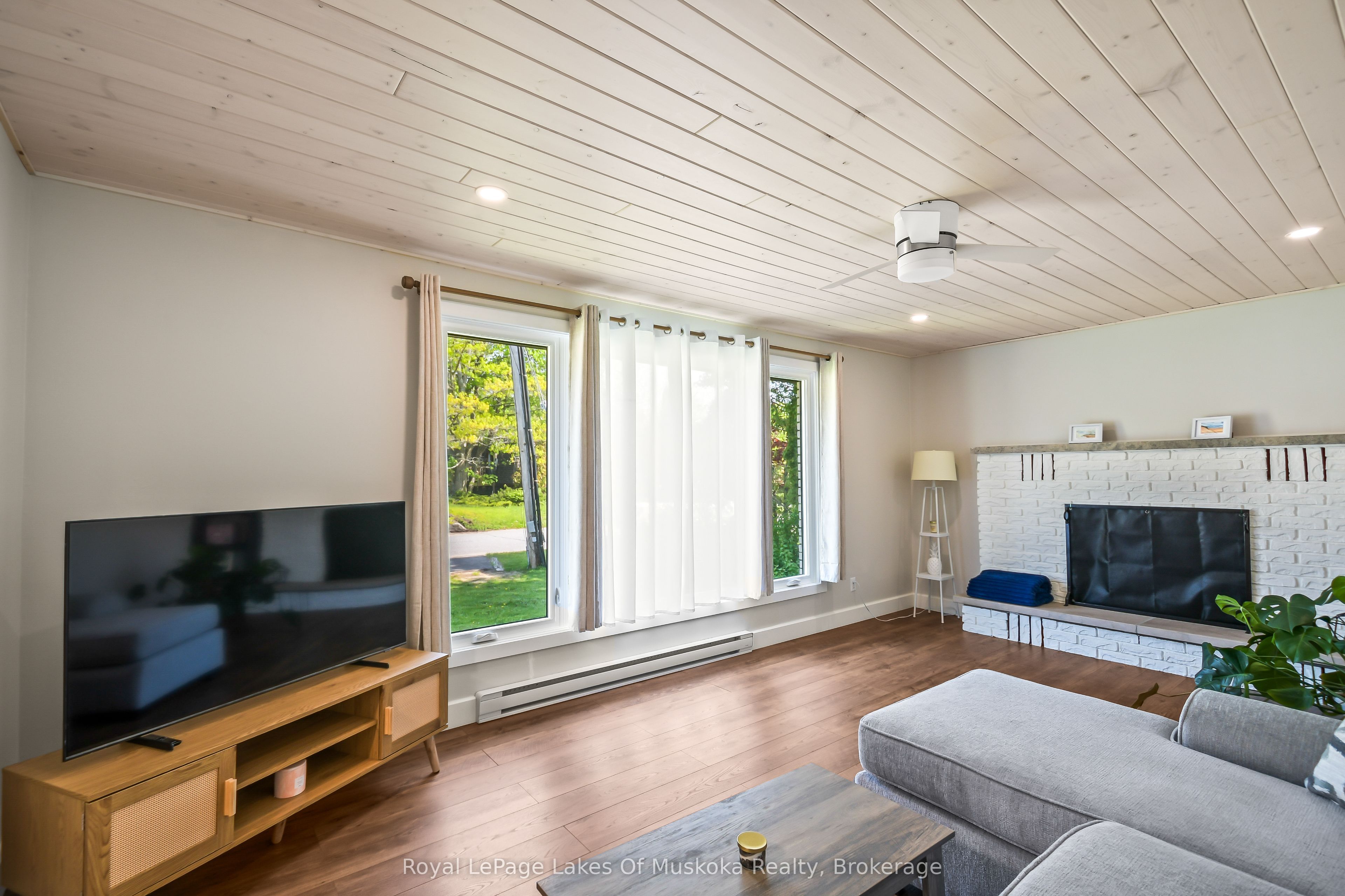 571 David Street E Property Photo 11