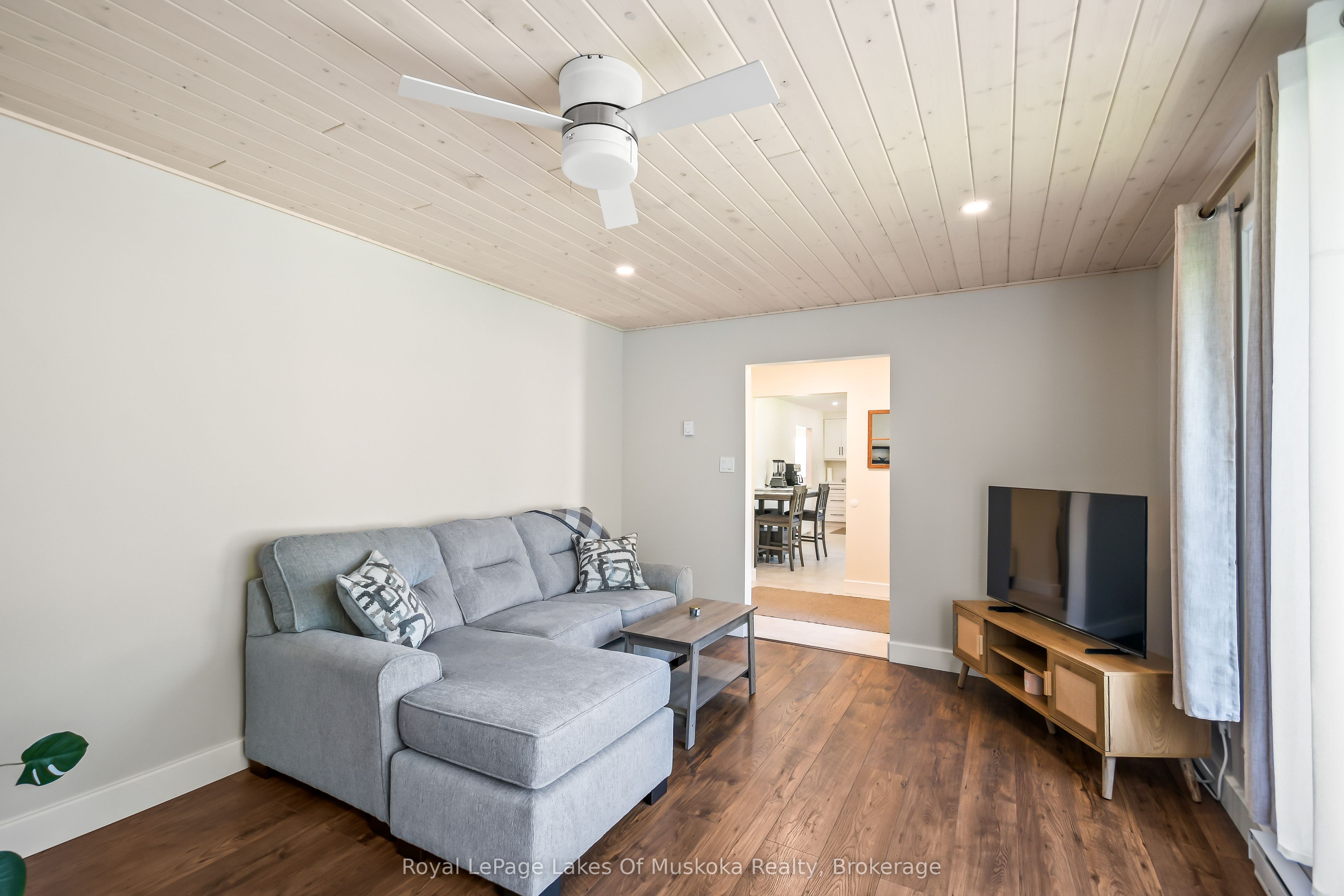 571 David Street E Property Photo 13