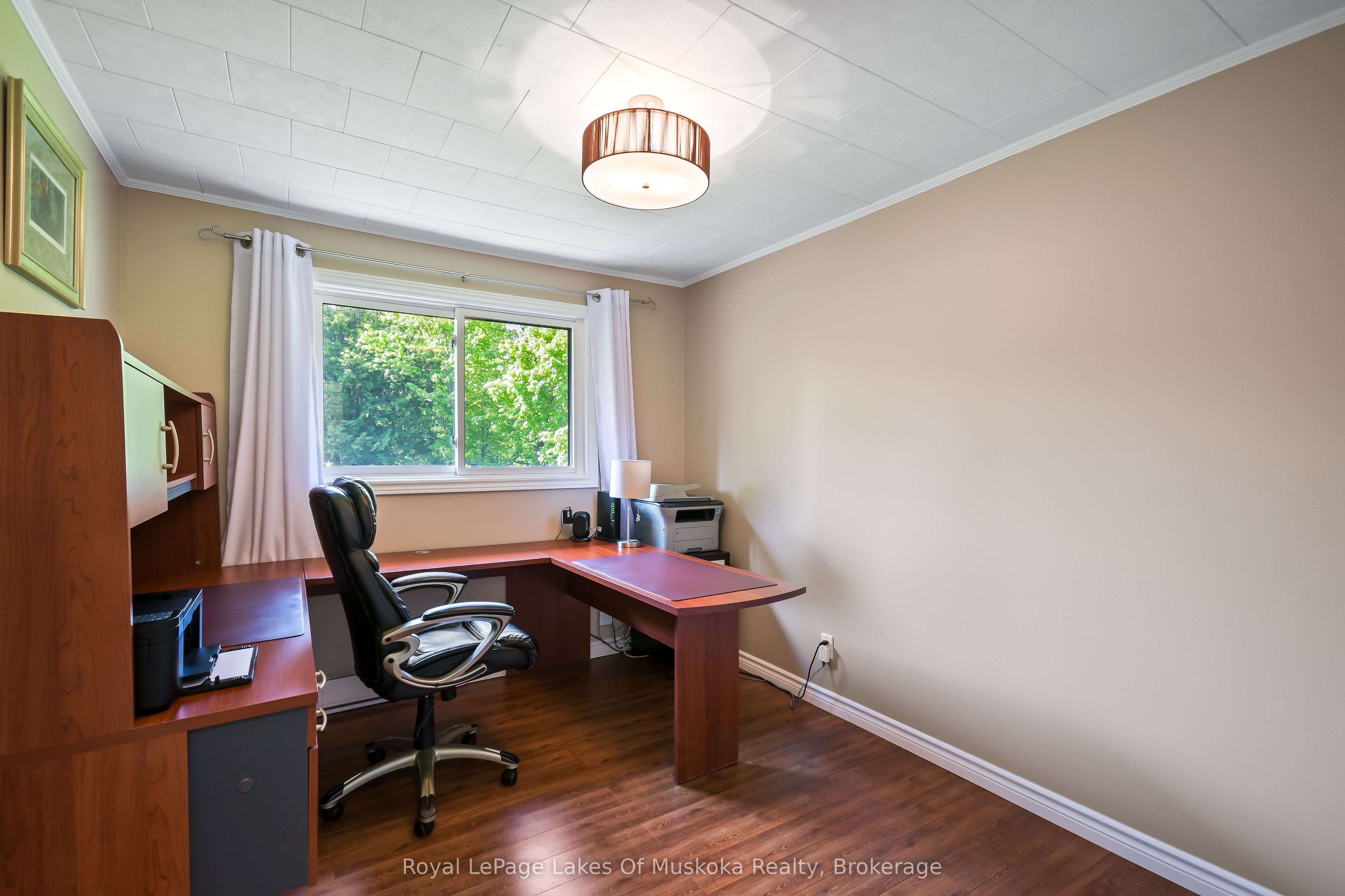 571 David Street E Property Photo 16