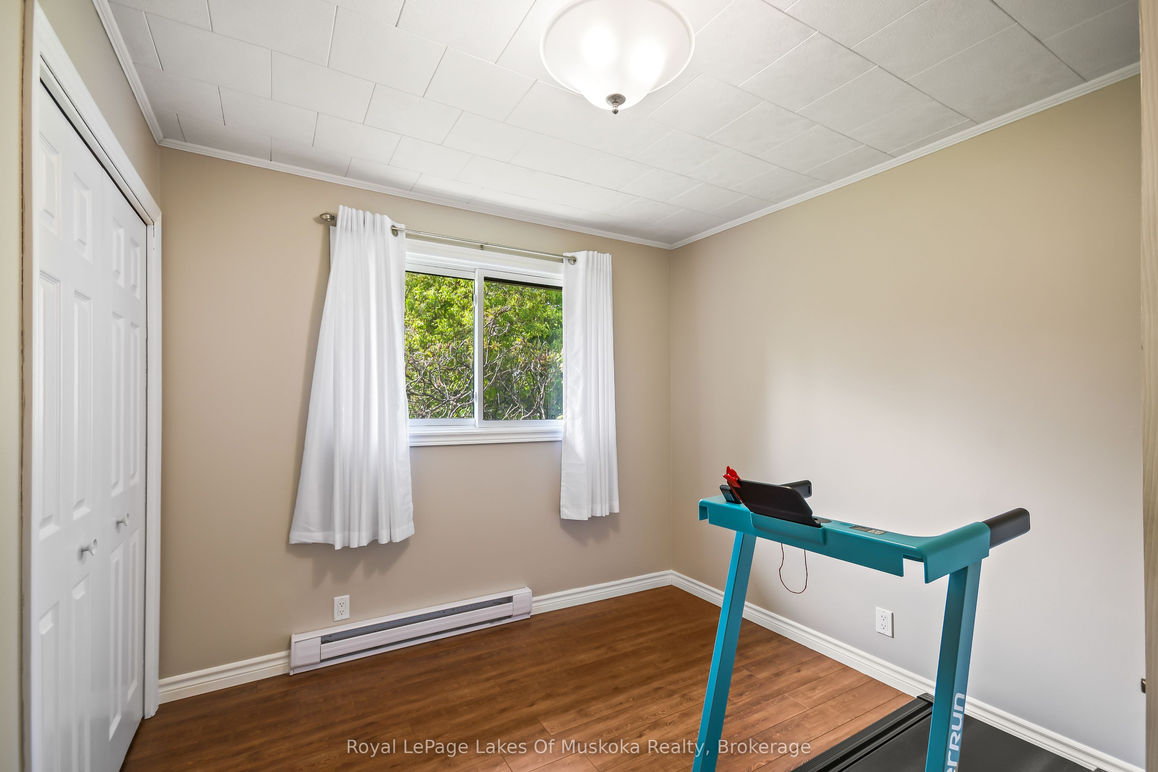 571 David Street E Property Photo 18
