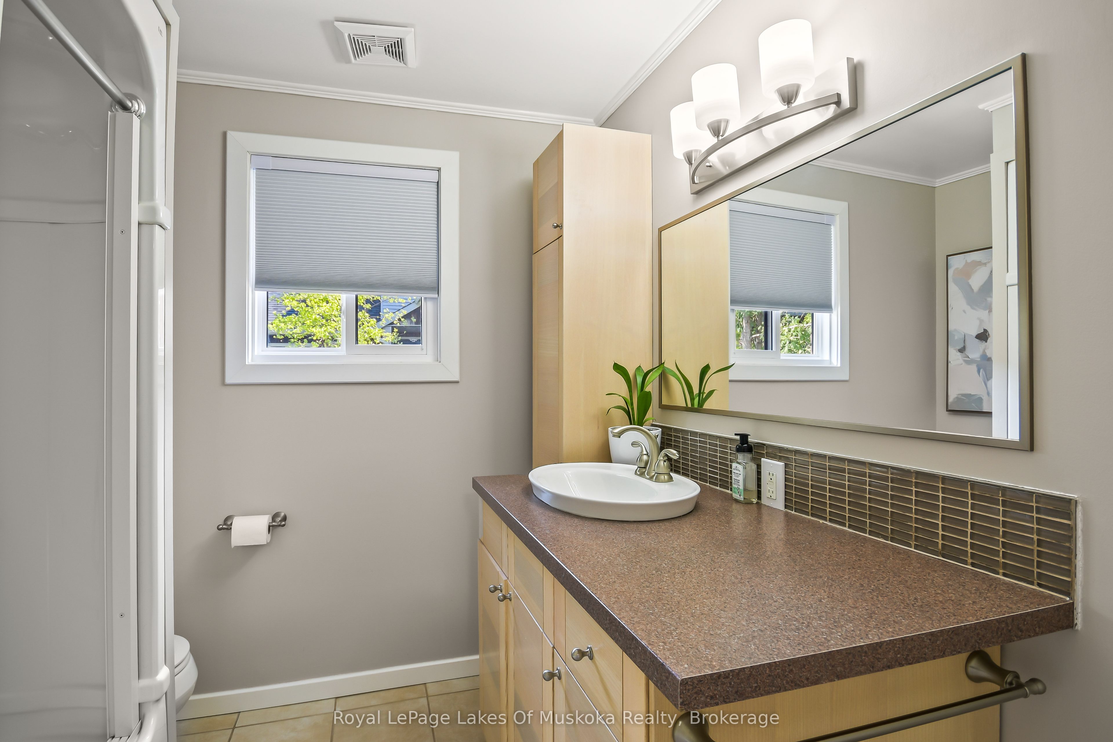 571 David Street E Property Photo 19
