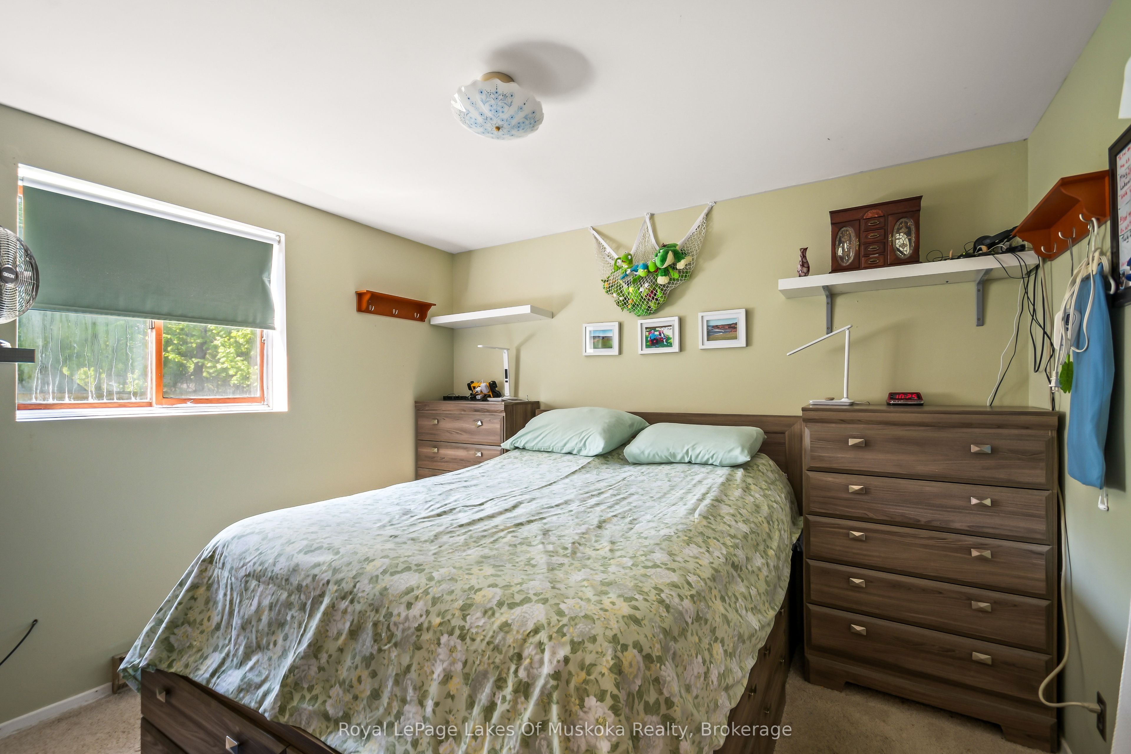 571 David Street E Property Photo 27