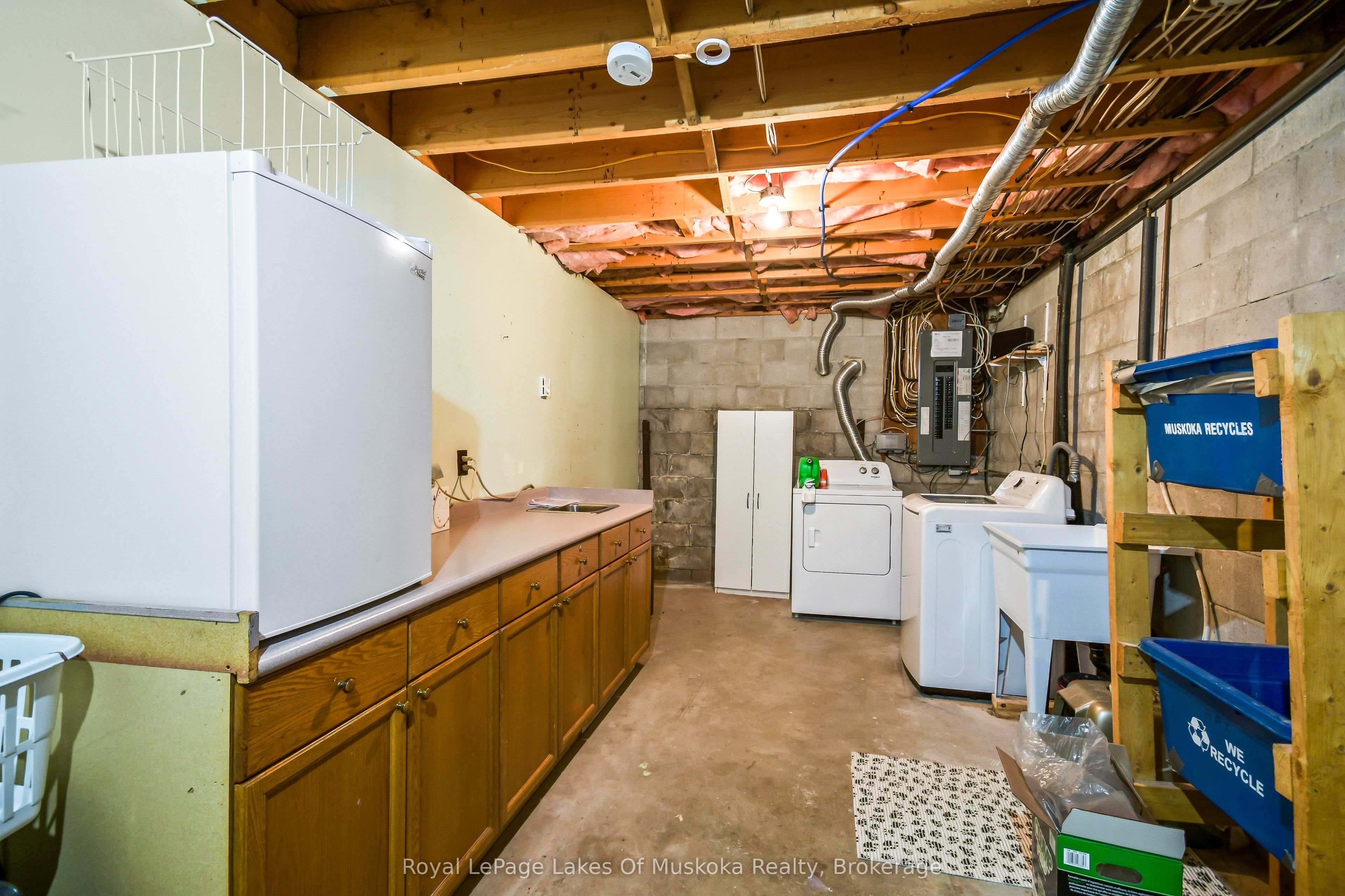 571 David Street E Property Photo 29