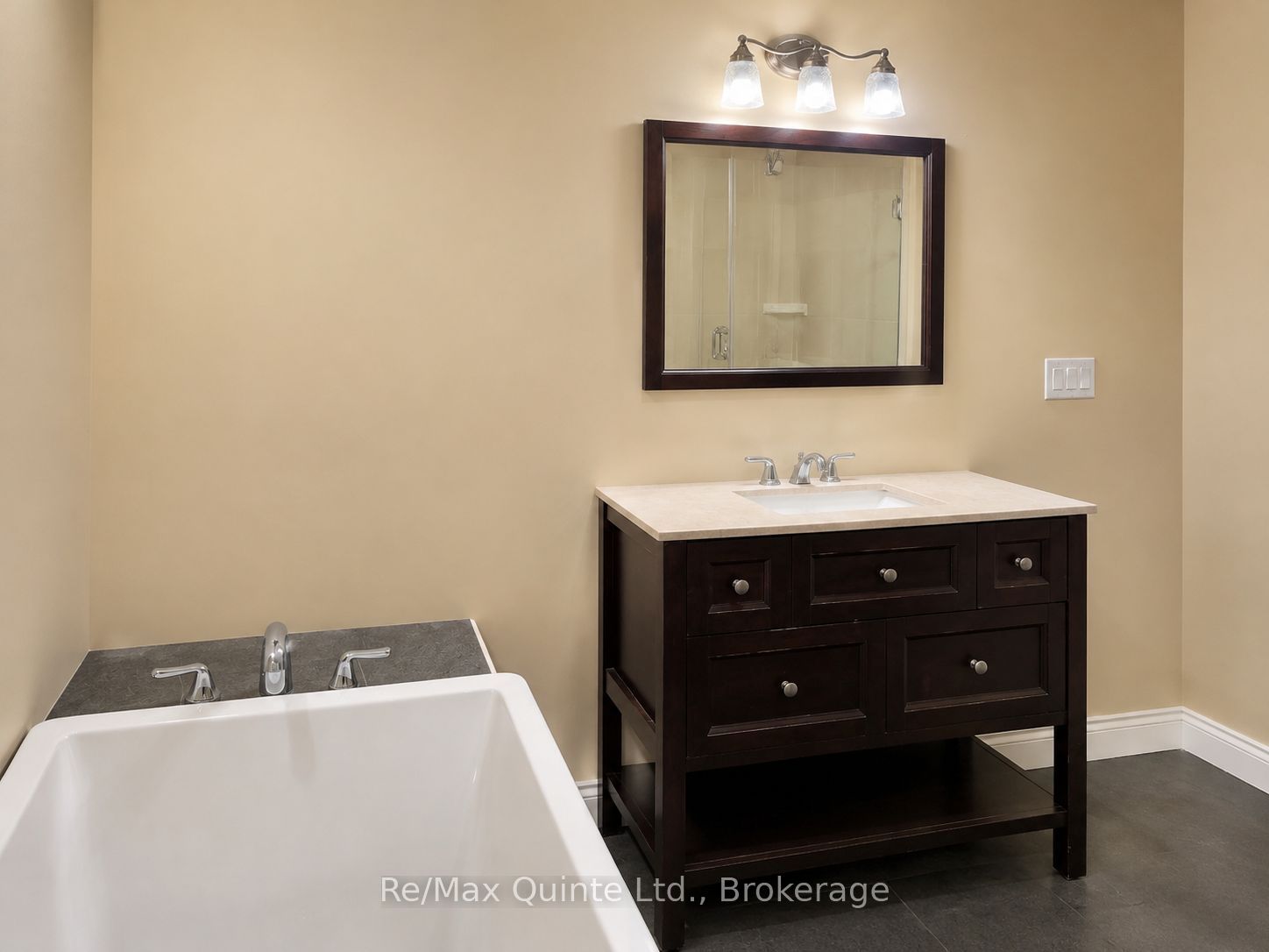 296 Coleman Street Property Photo 11
