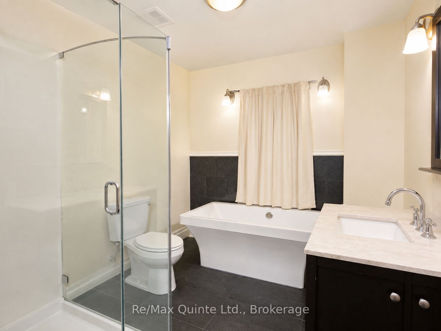 296 Coleman Street Property Photo 12