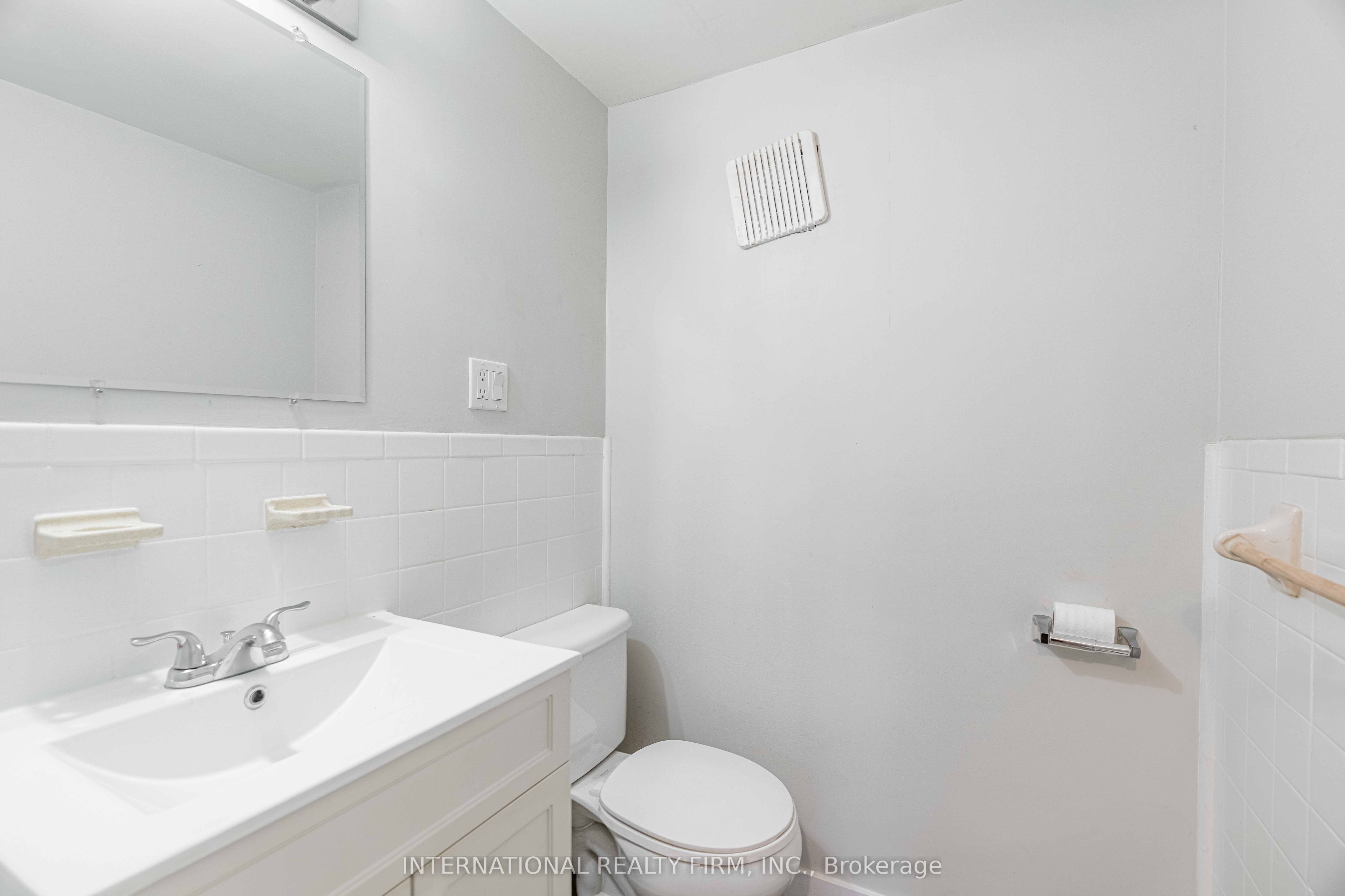 75 King Edward Avenue Property Photo 6
