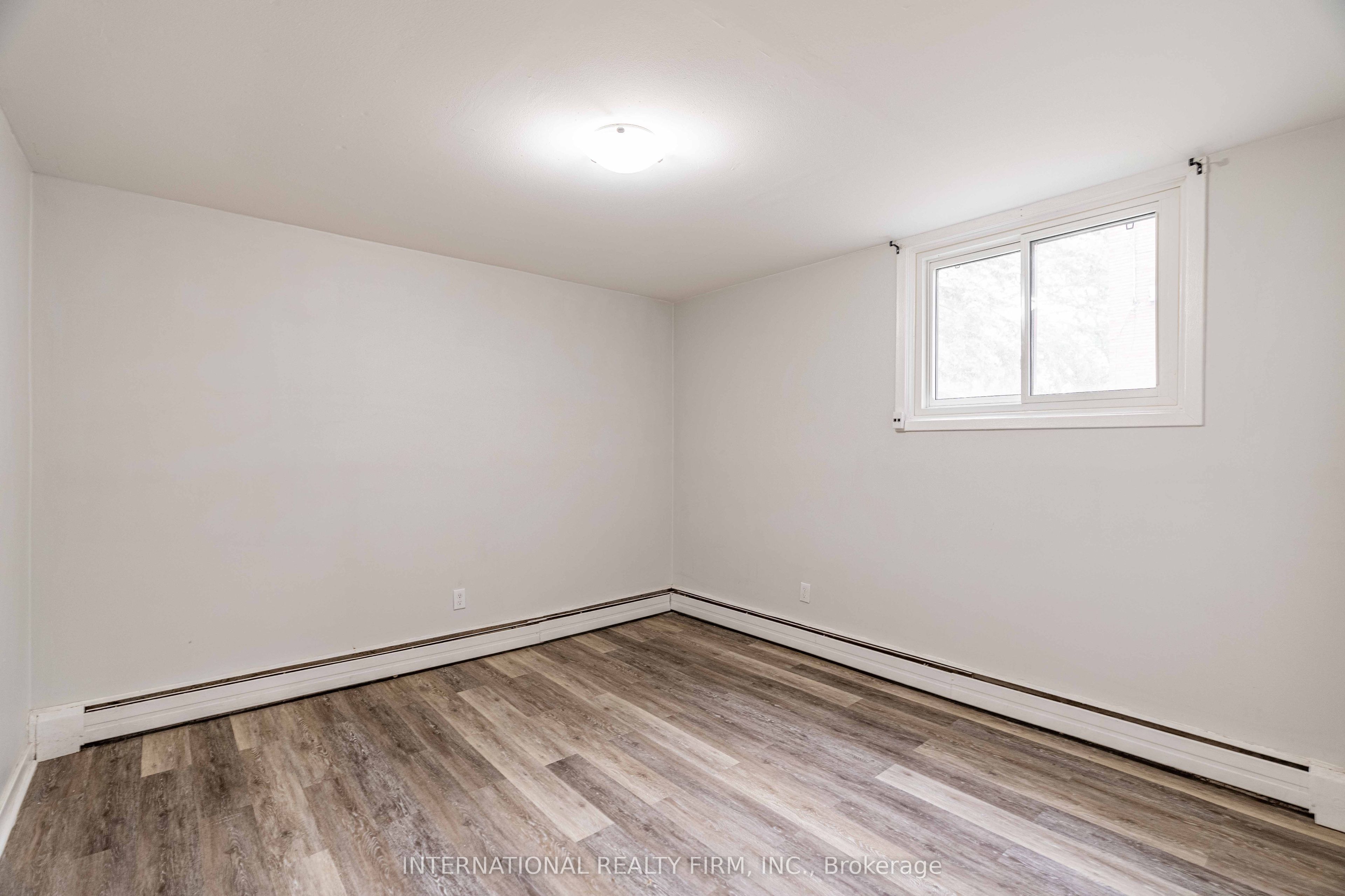 75 King Edward Avenue Property Photo 7