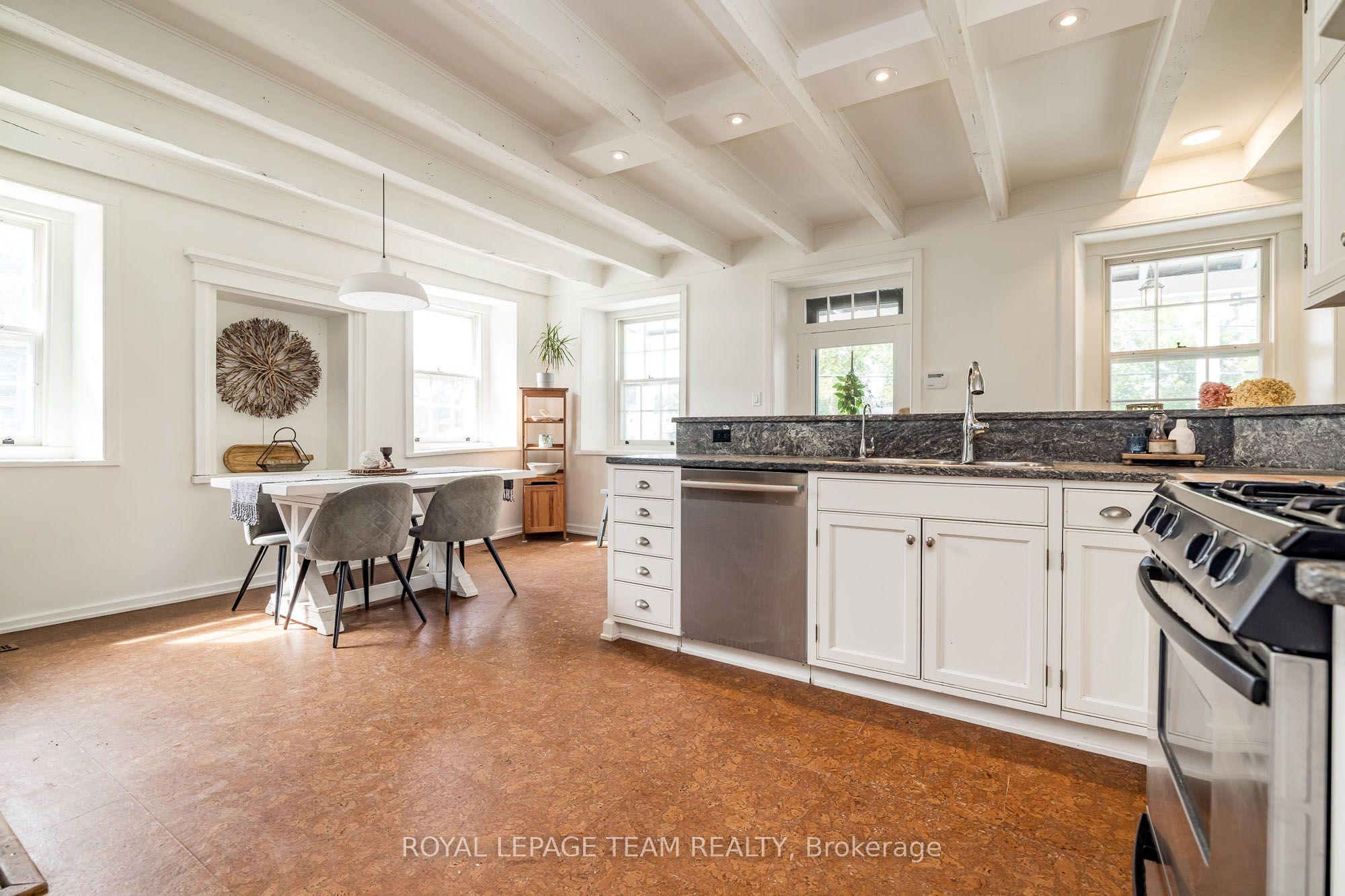 492 River Road Property Photo 15