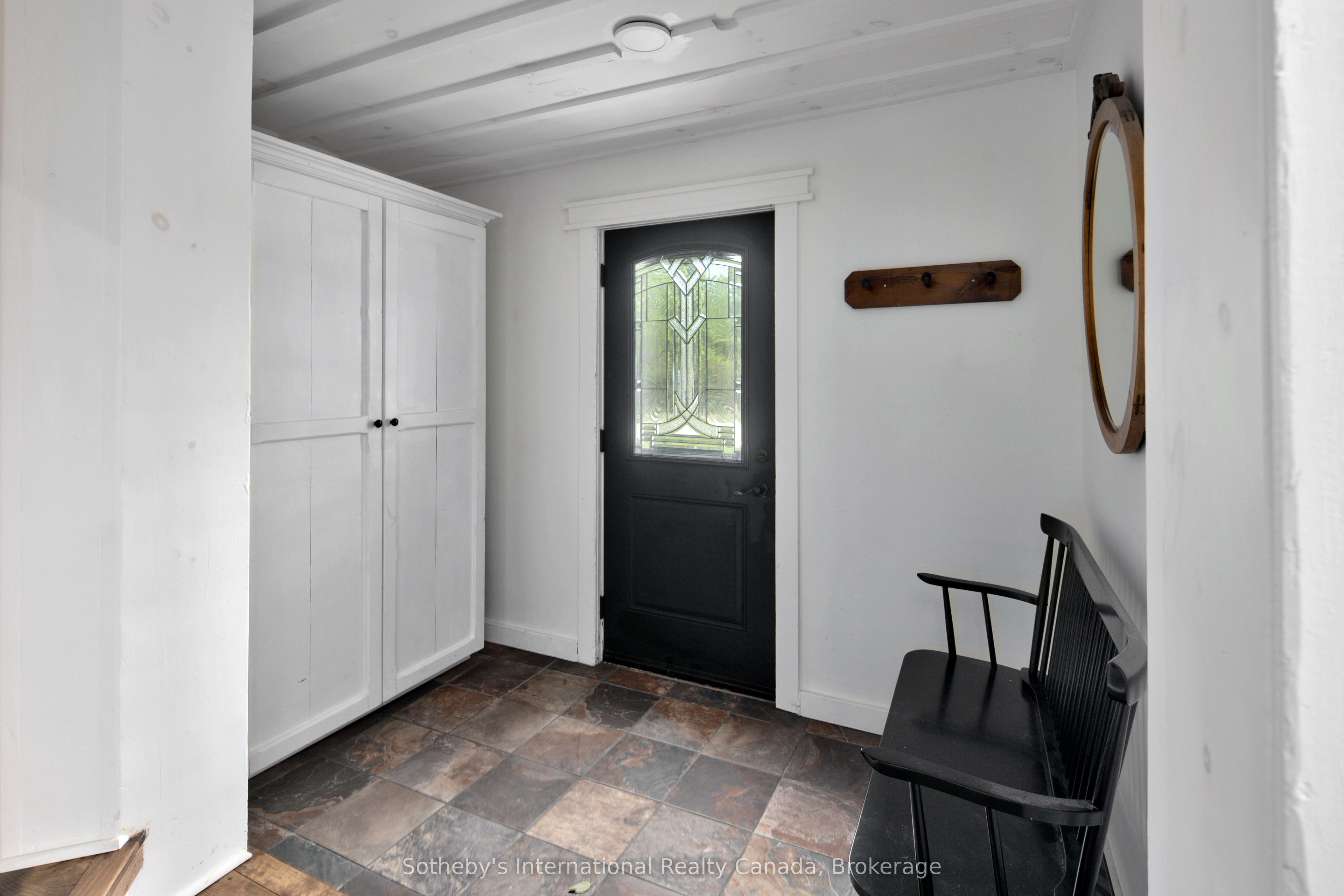 158254 7th Line Property Photo 4