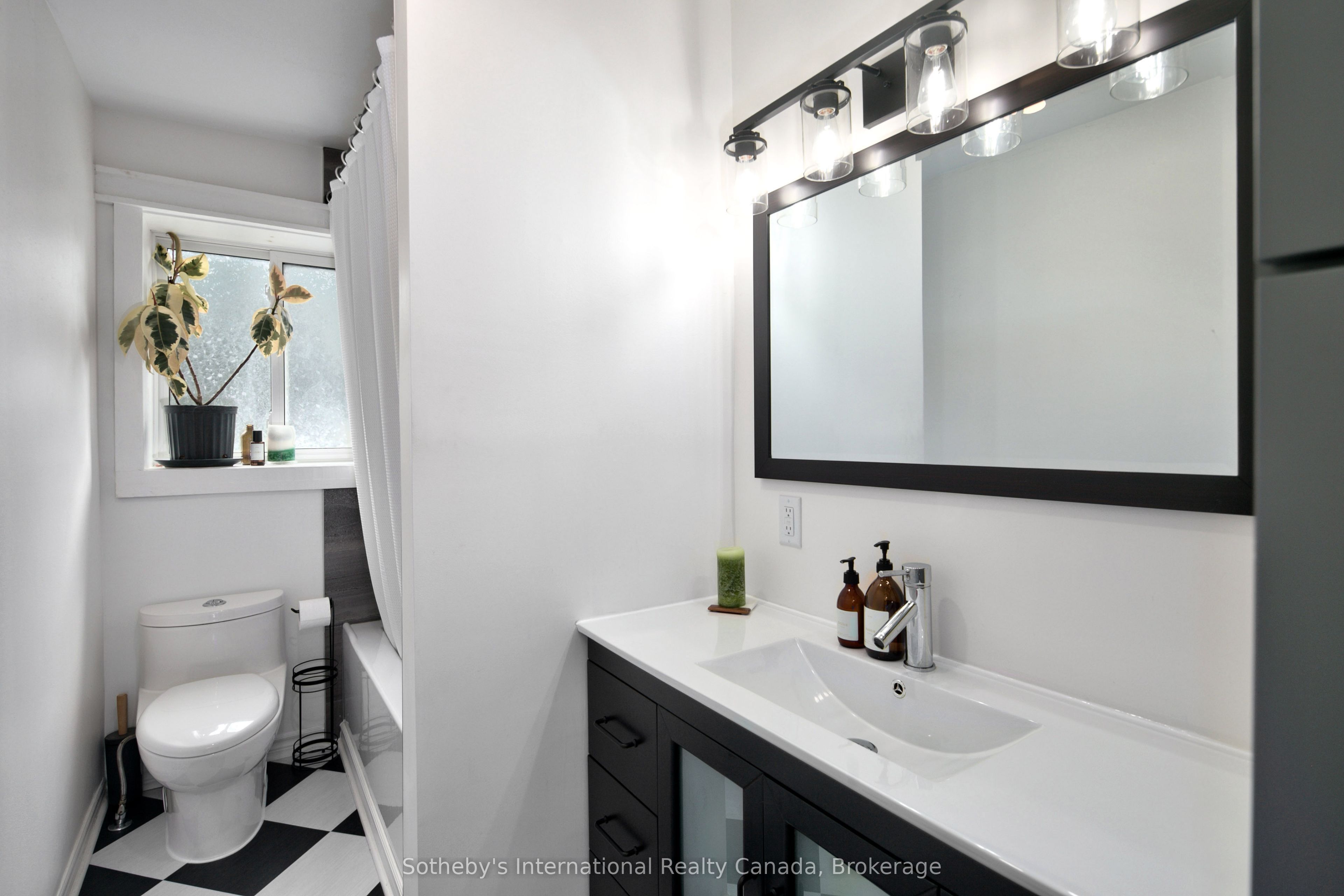 158254 7th Line Property Photo 13