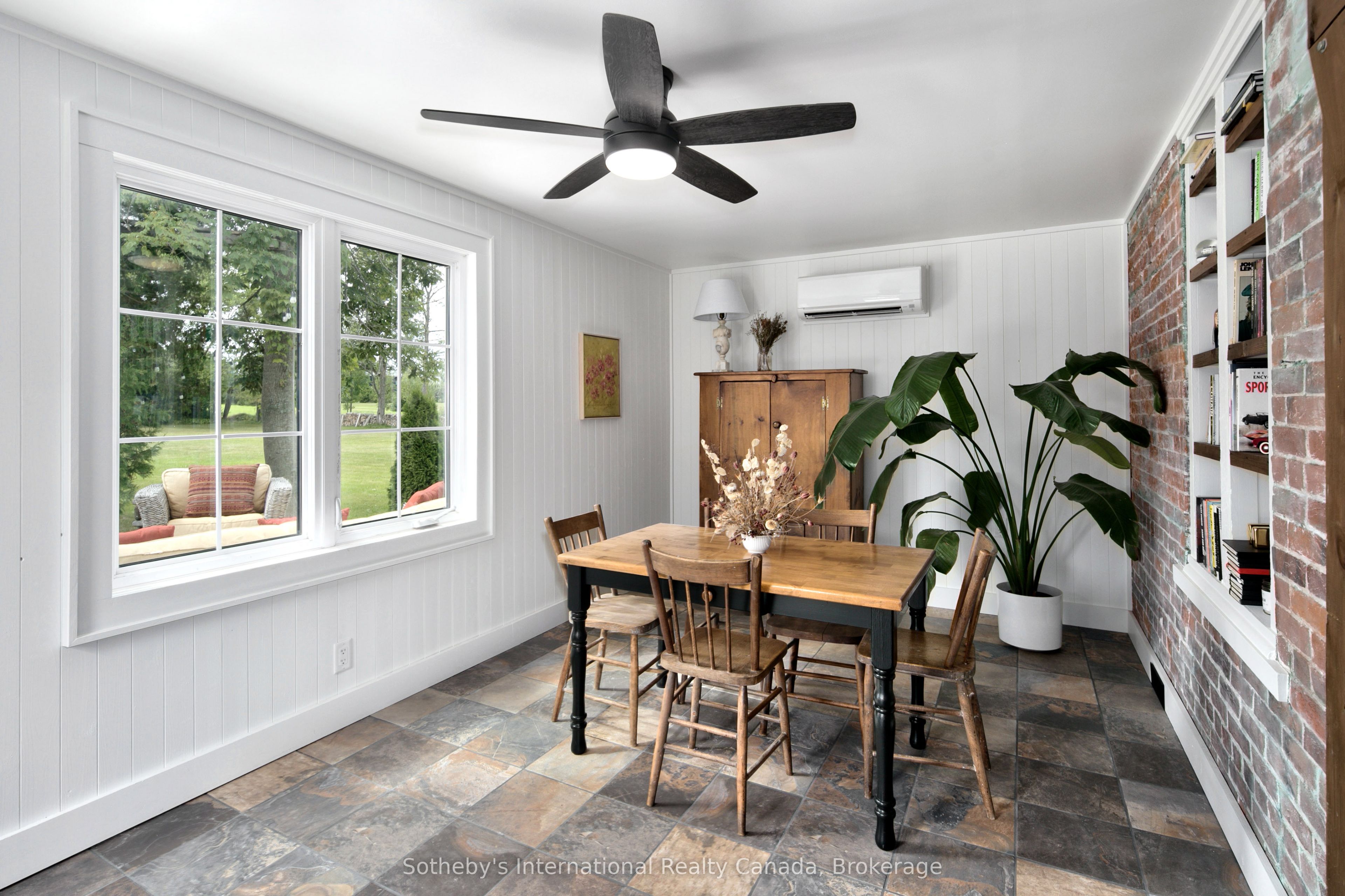 158254 7th Line Property Photo 14