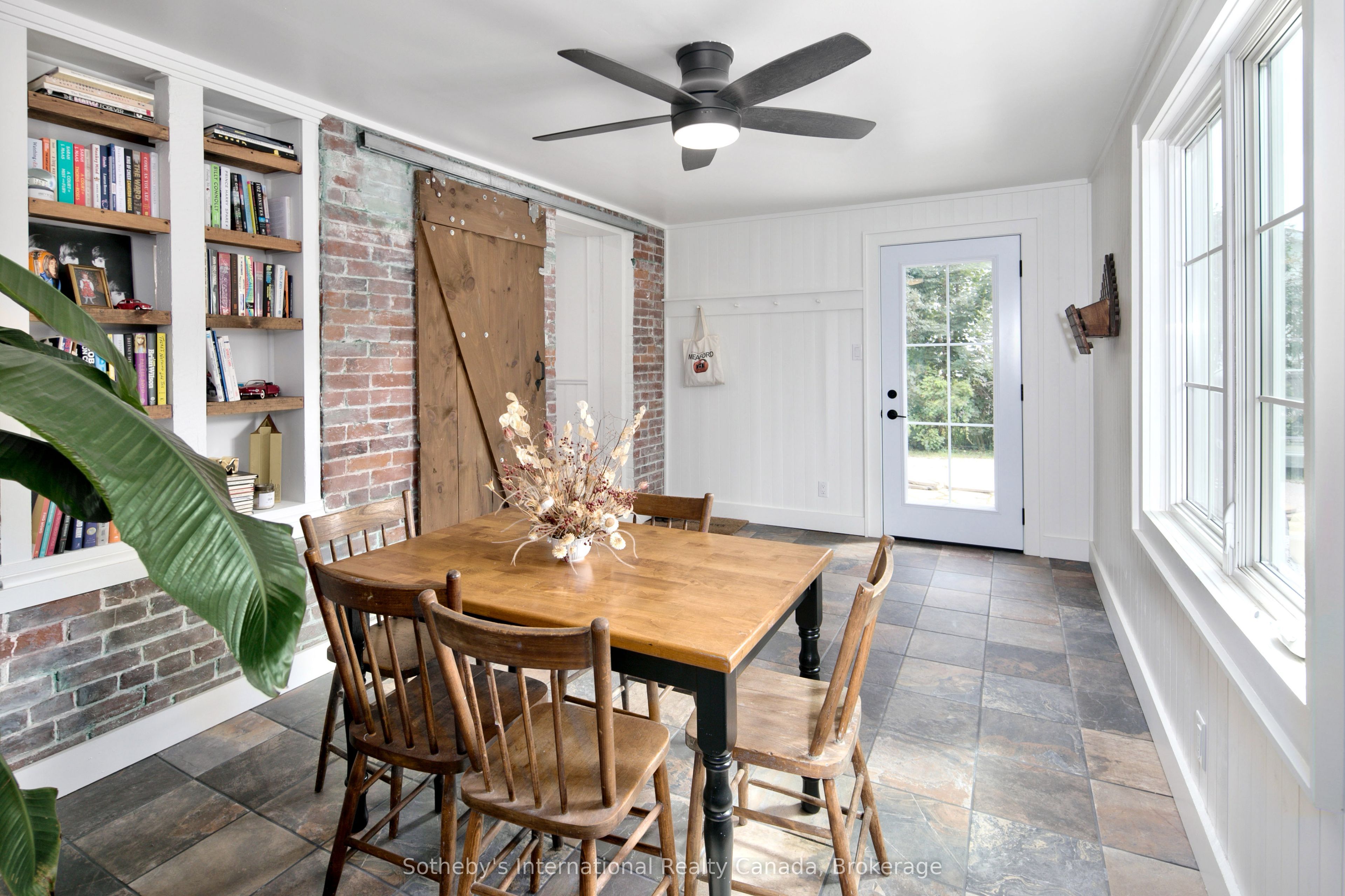 158254 7th Line Property Photo 16