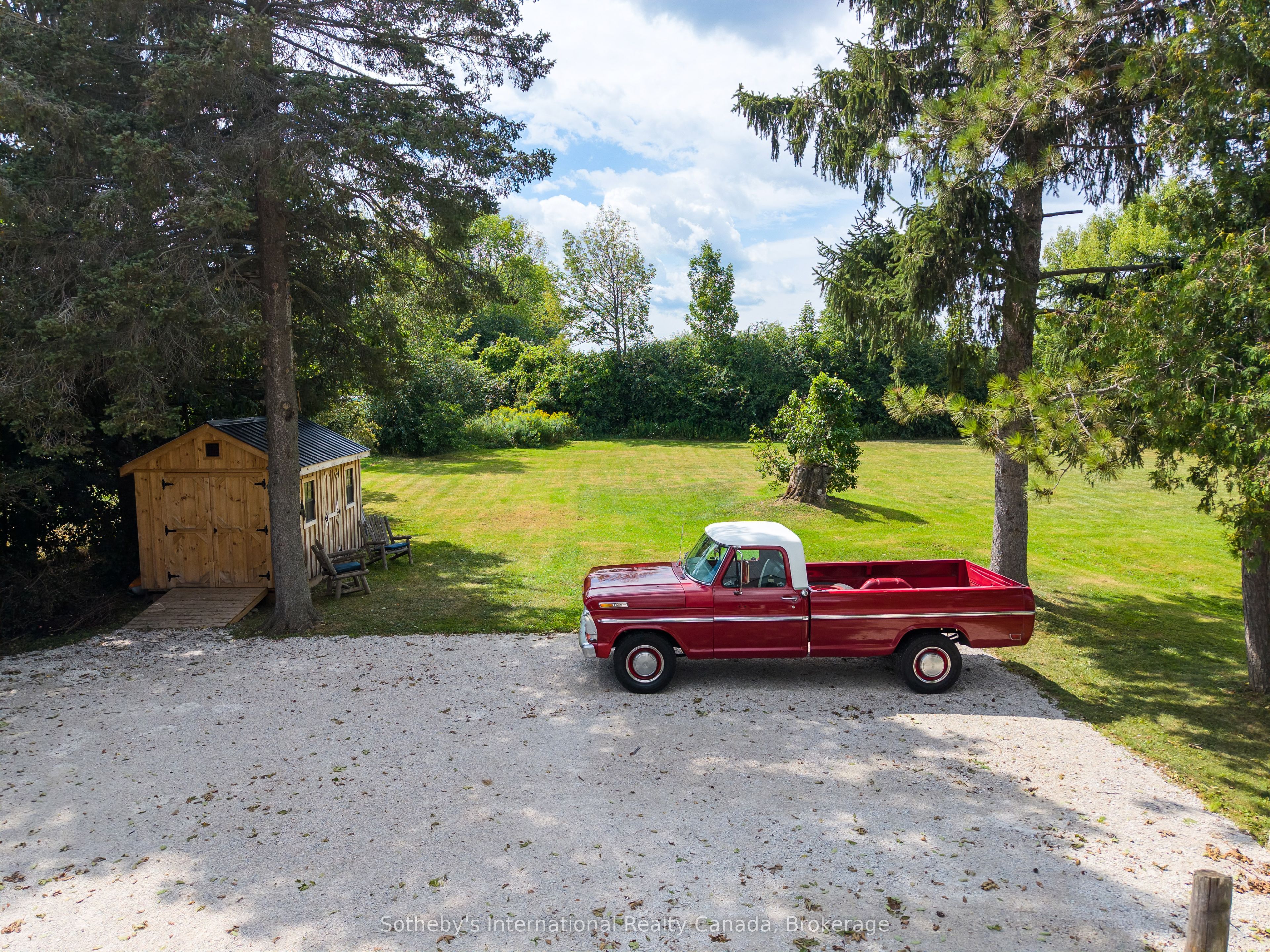 158254 7th Line Property Photo 28