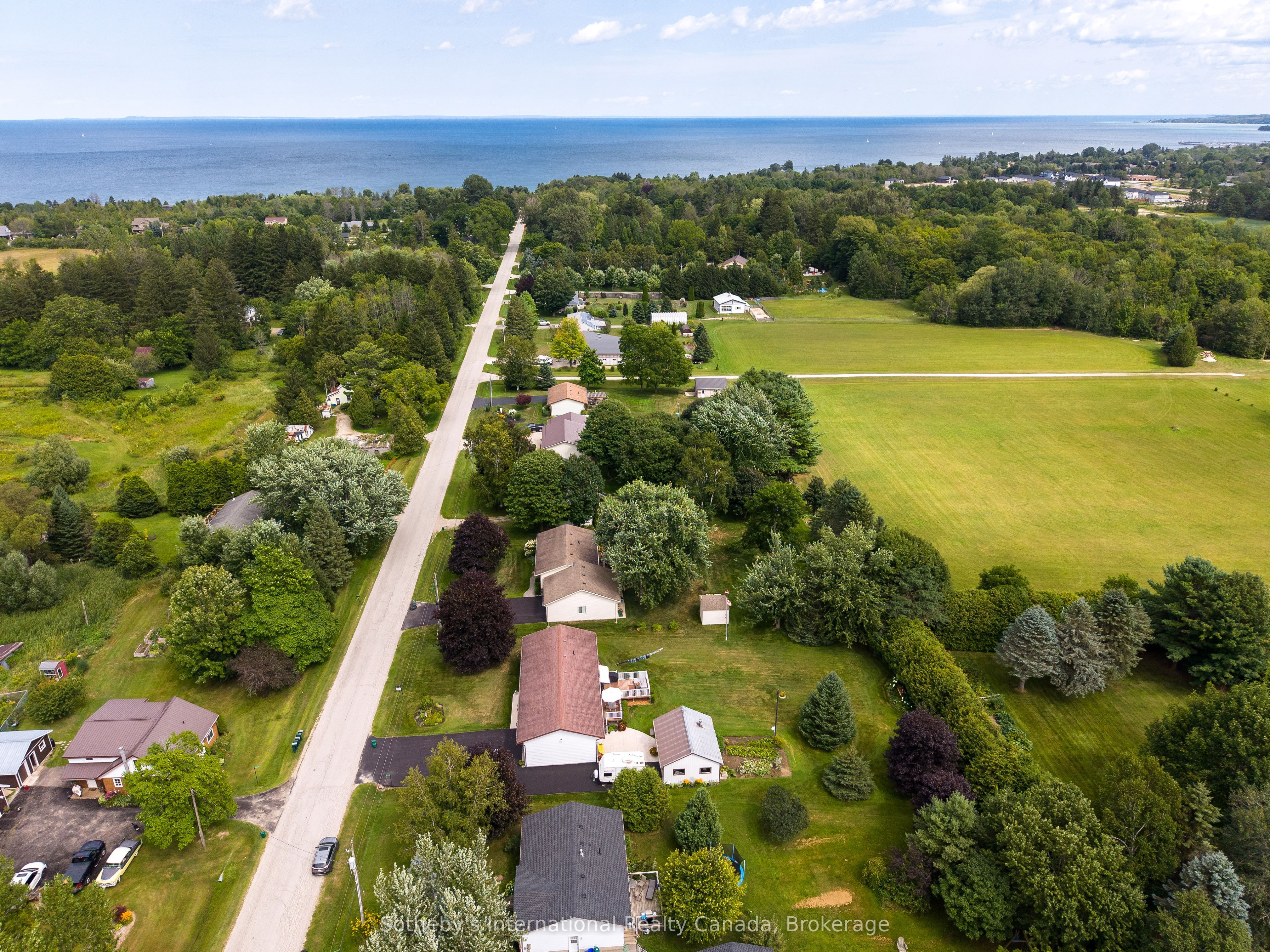 158254 7th Line Property Photo 34