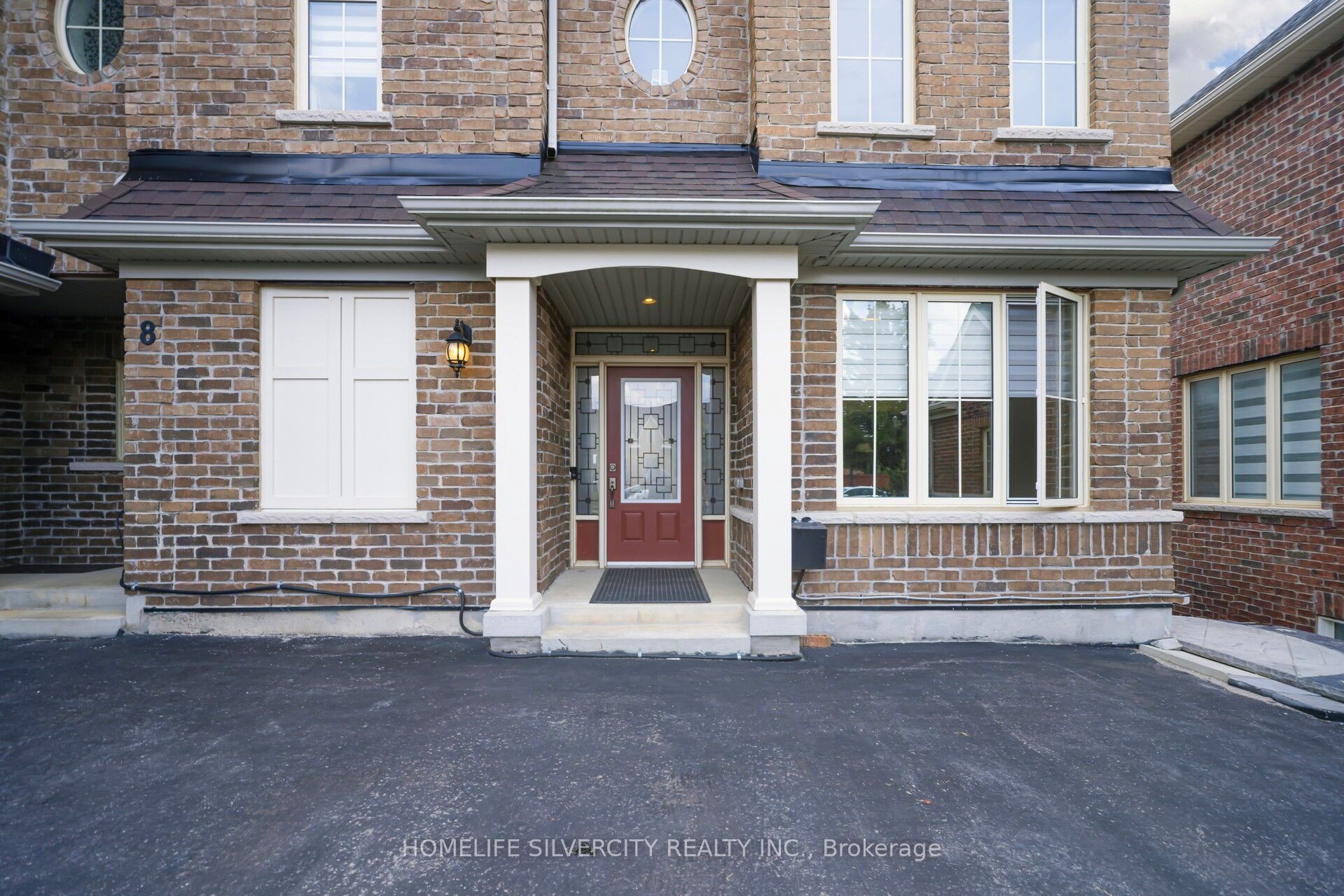 8 Mitchell Crescent Property Photo 4