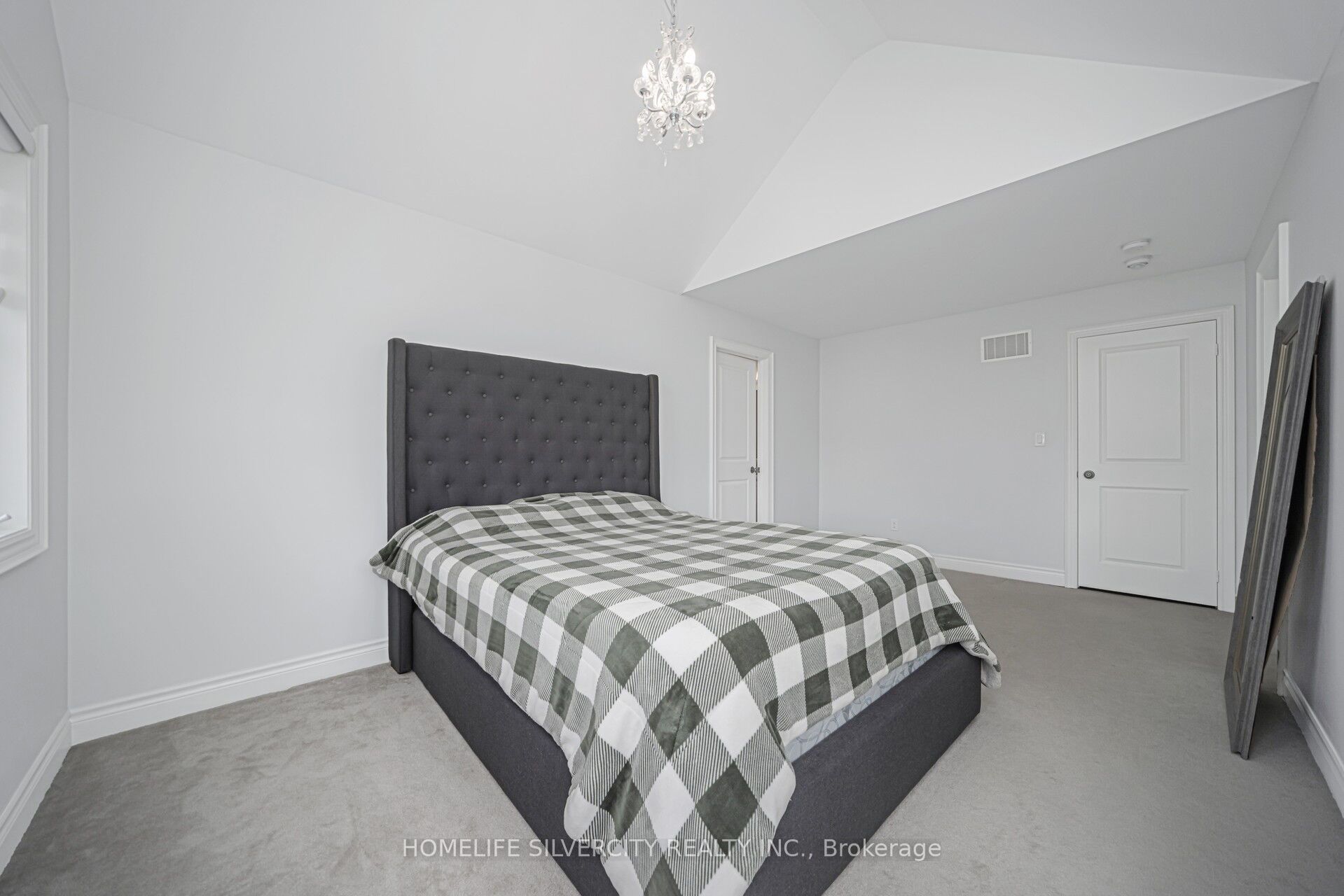 8 Mitchell Crescent Property Photo 29