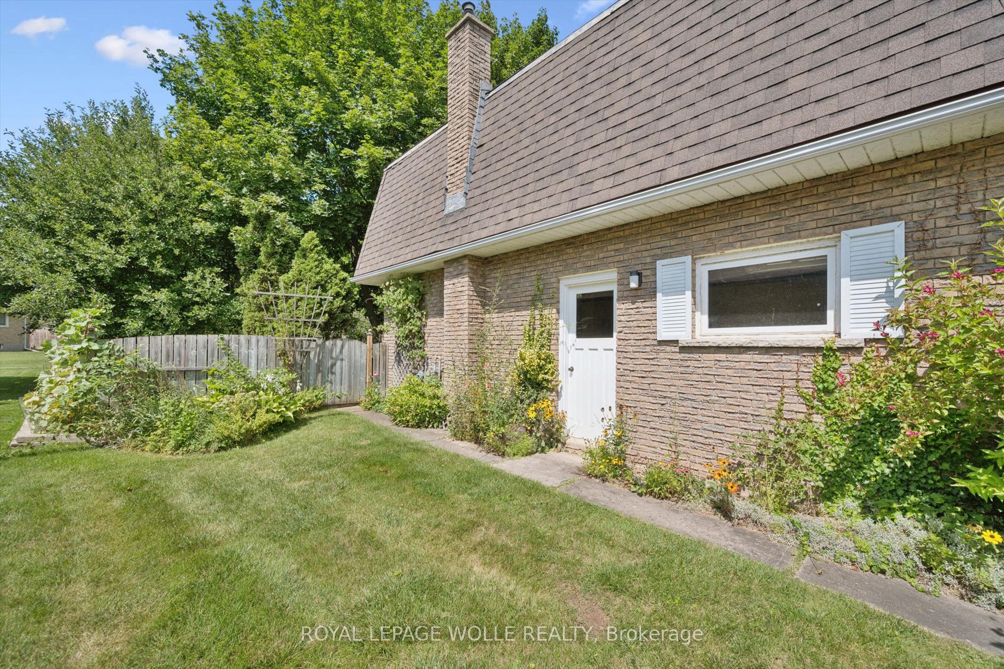 22 Green Warbler Crescent Property Photo 35