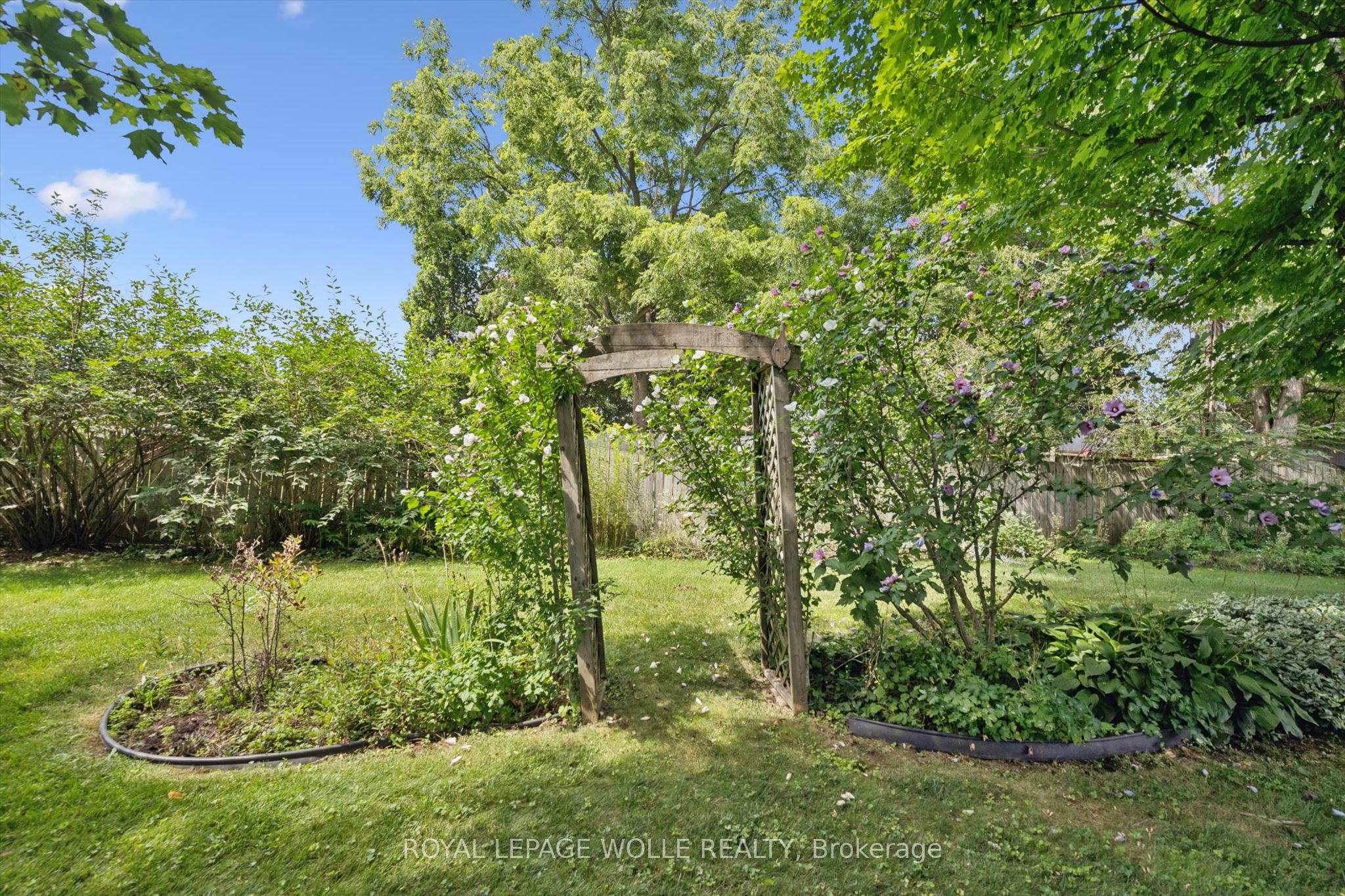 22 Green Warbler Crescent Property Photo 42