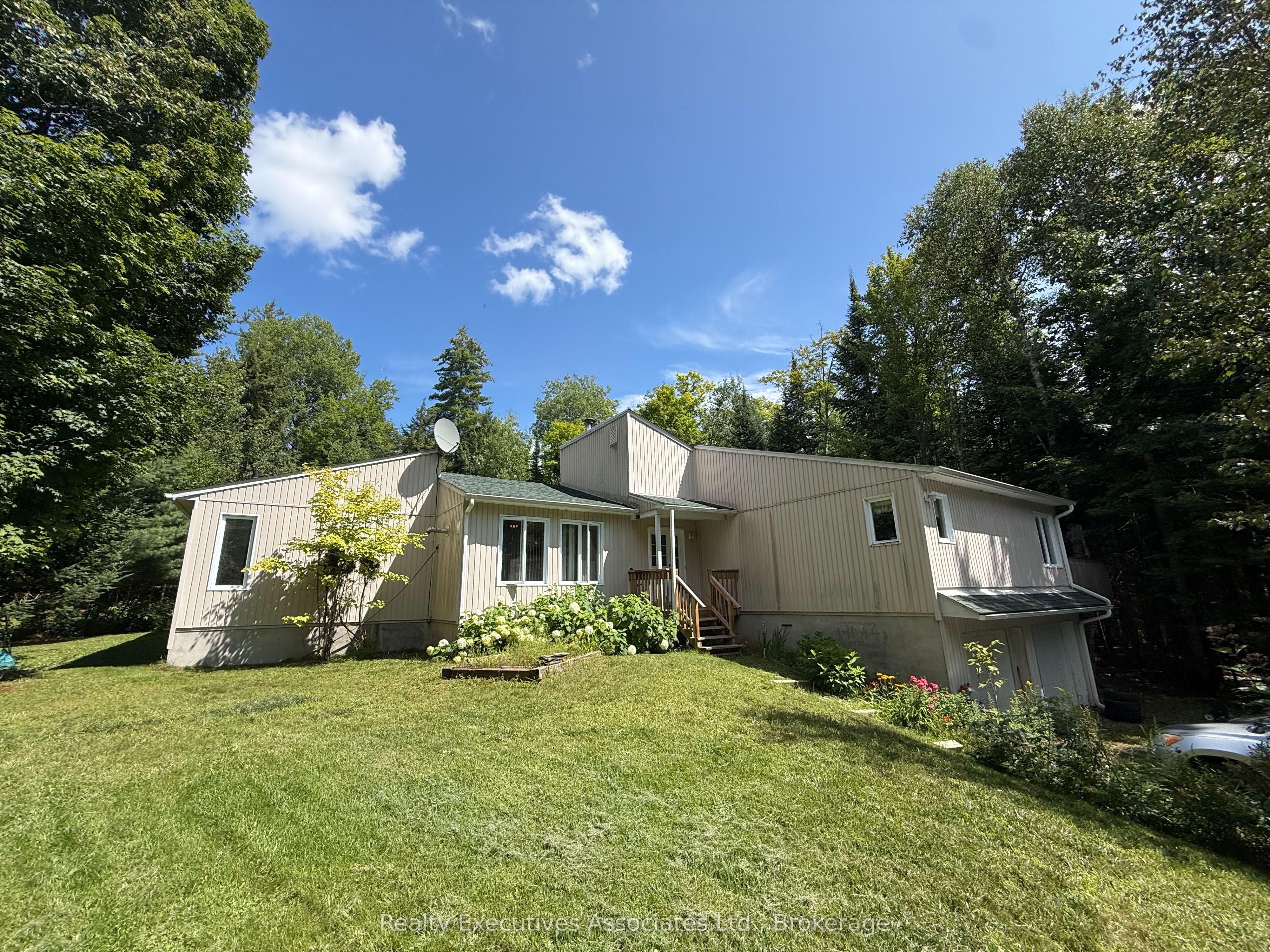 32739 28 Highway E Property Photo 2