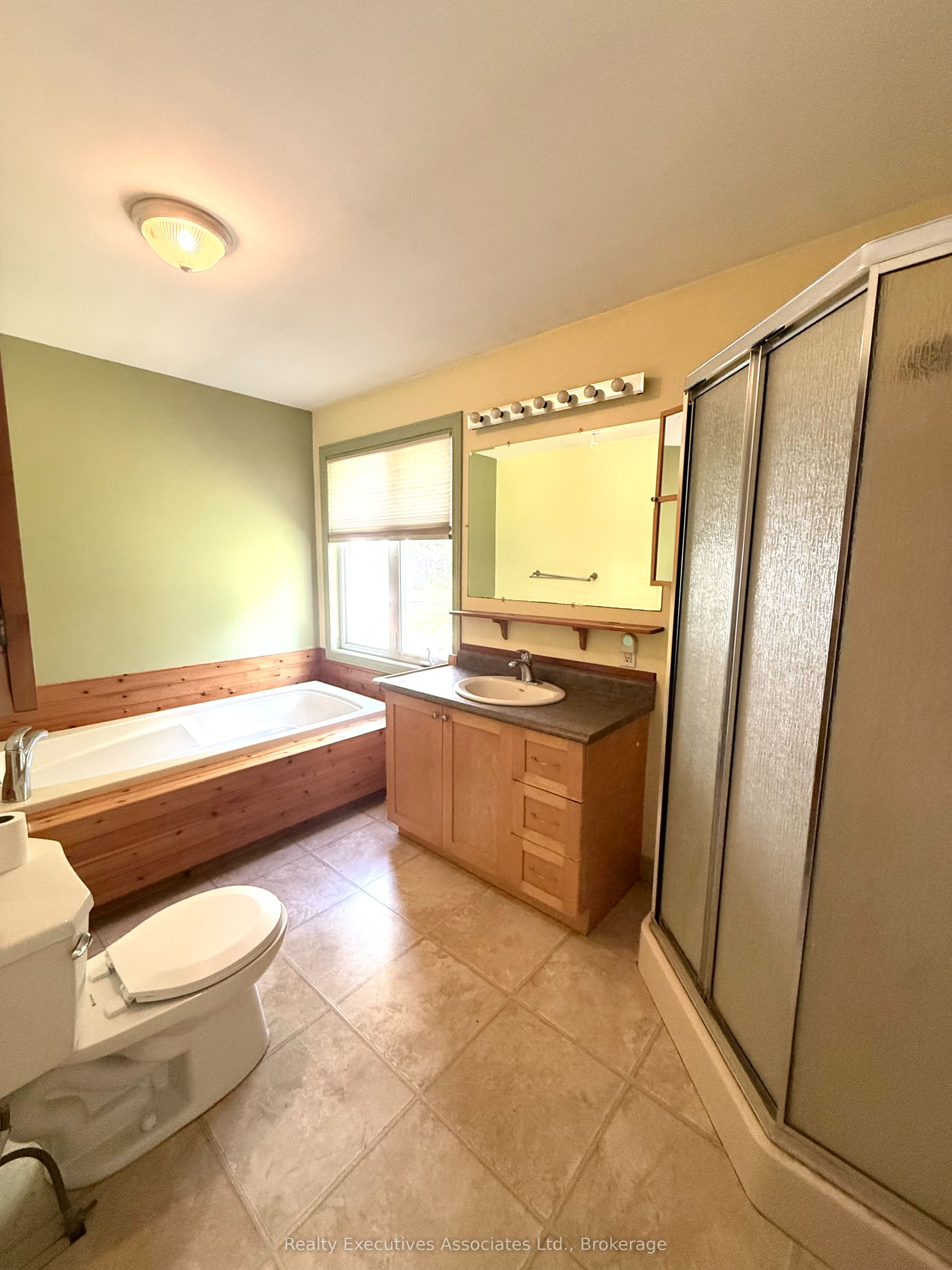 32739 28 Highway E Property Photo 10