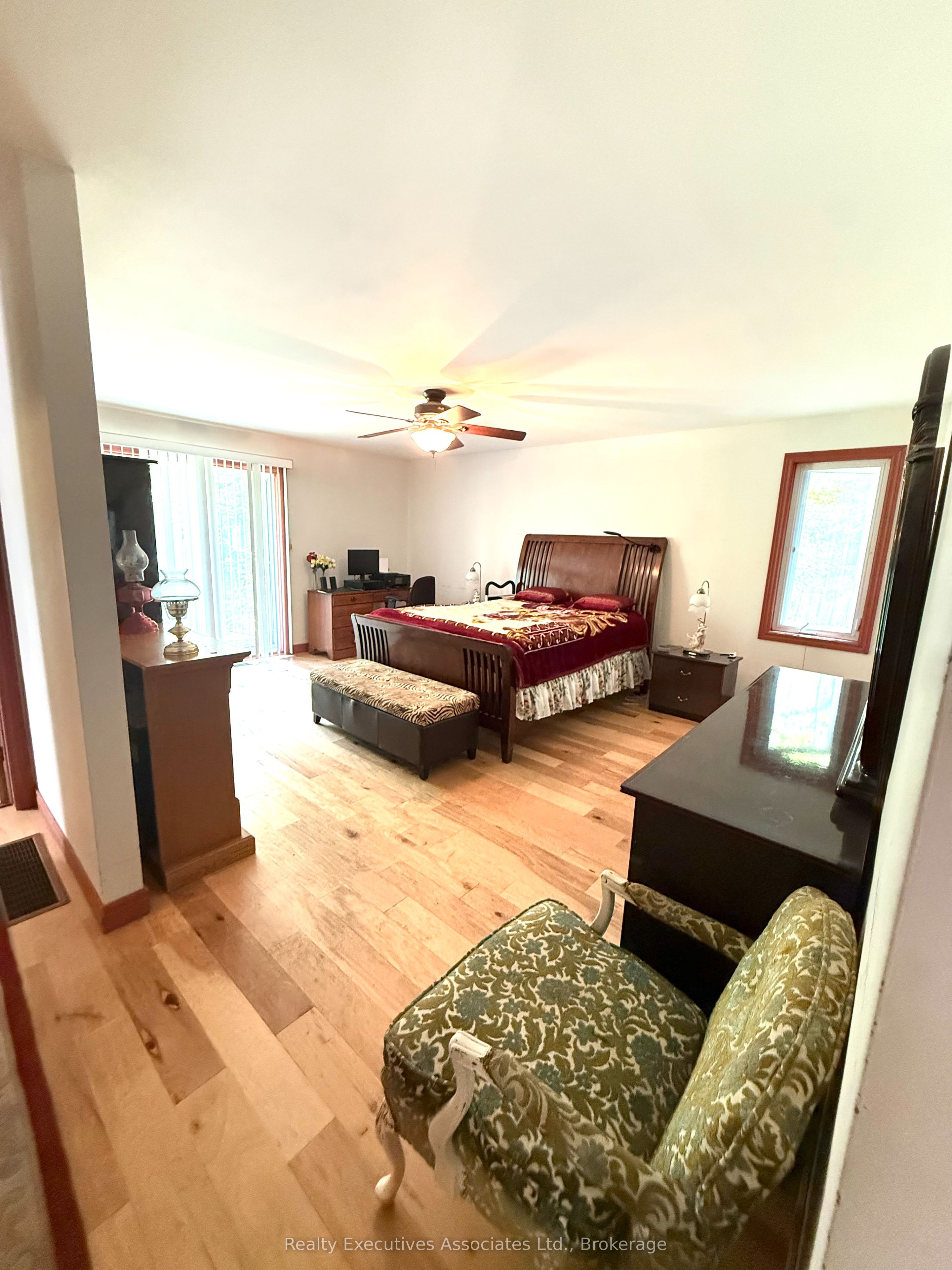 32739 28 Highway E Property Photo 10