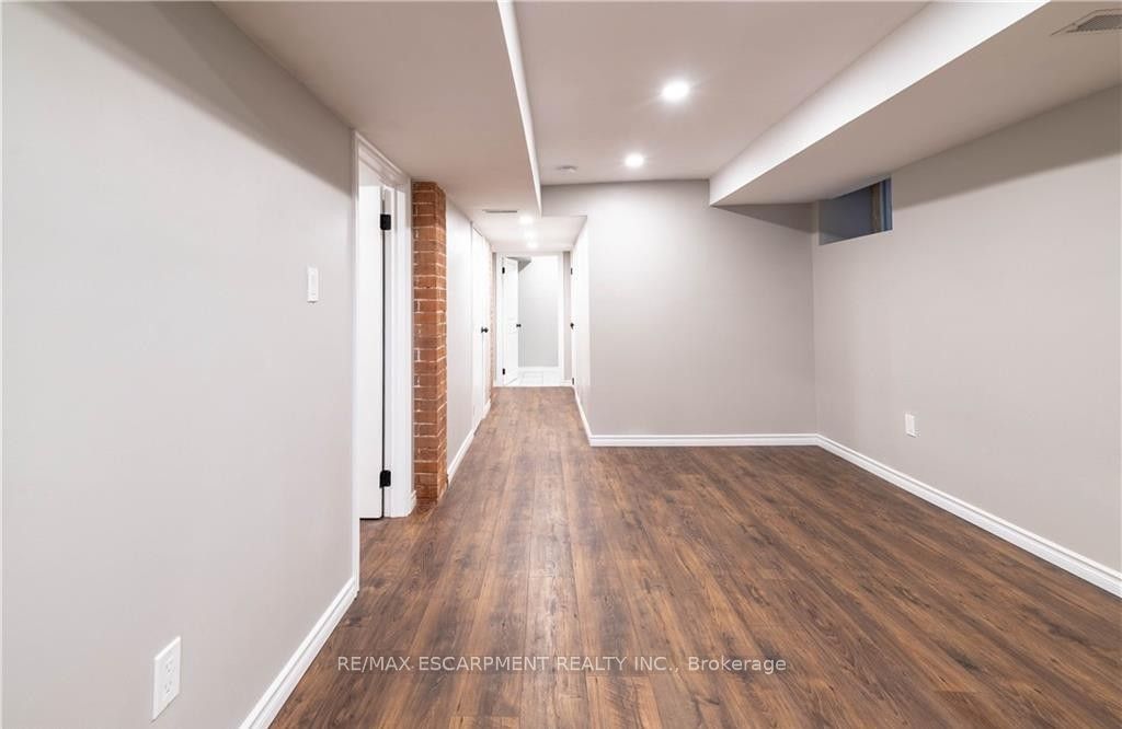 50 Burris Street B Property Photo 7