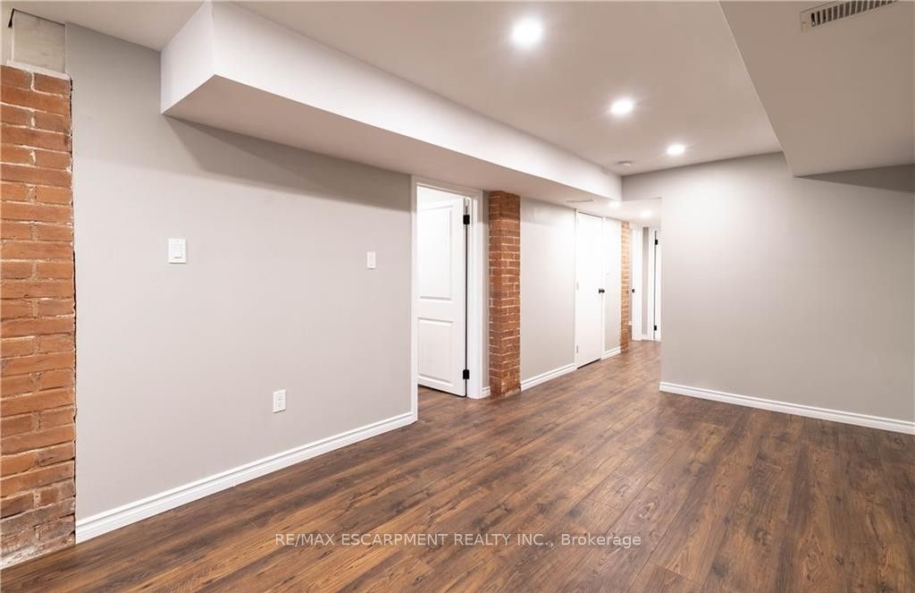 50 Burris Street B Property Photo 8