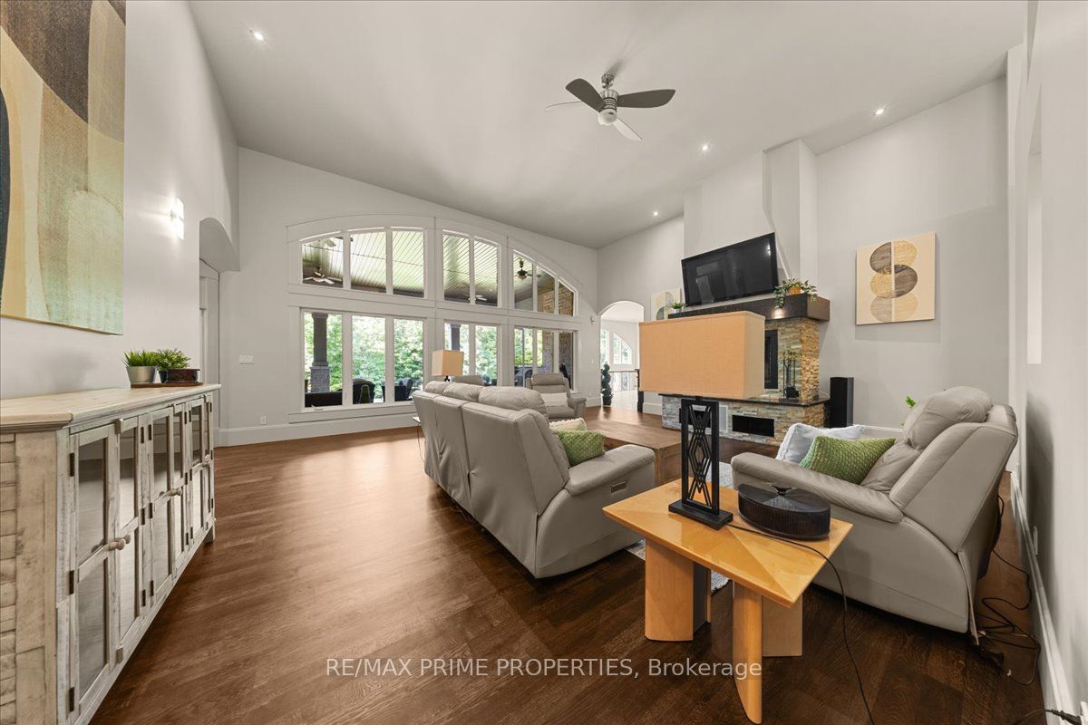 1161 Du Gouverneur Drive Property Photo 8